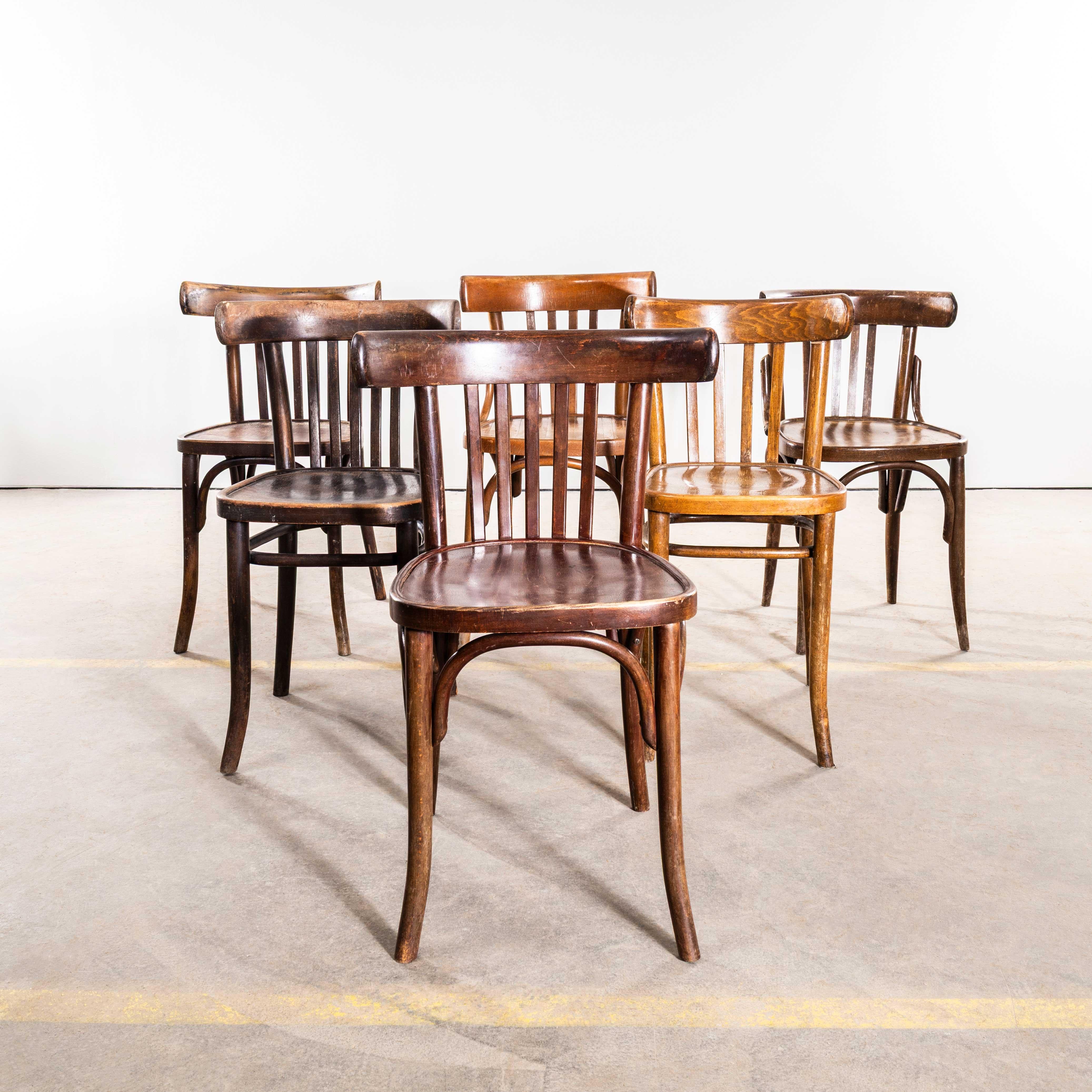 1950's Standard Klassisch Bistro Gemischte Esszimmerstühle im Angebot 1