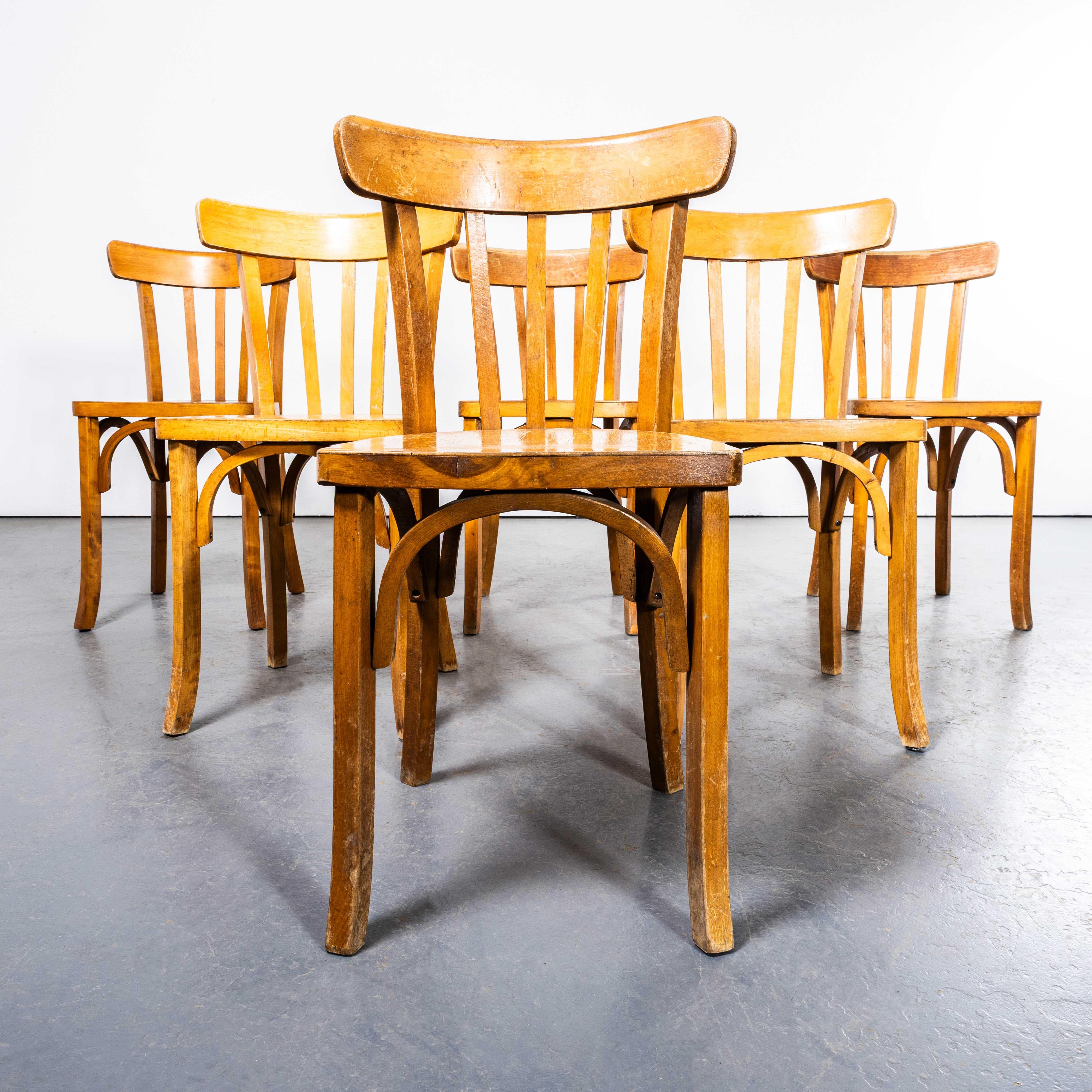 Sillas de Comedor Francesas Bistro Blonde Asiento Plano Estándar Años 50 mediados del siglo XX en venta