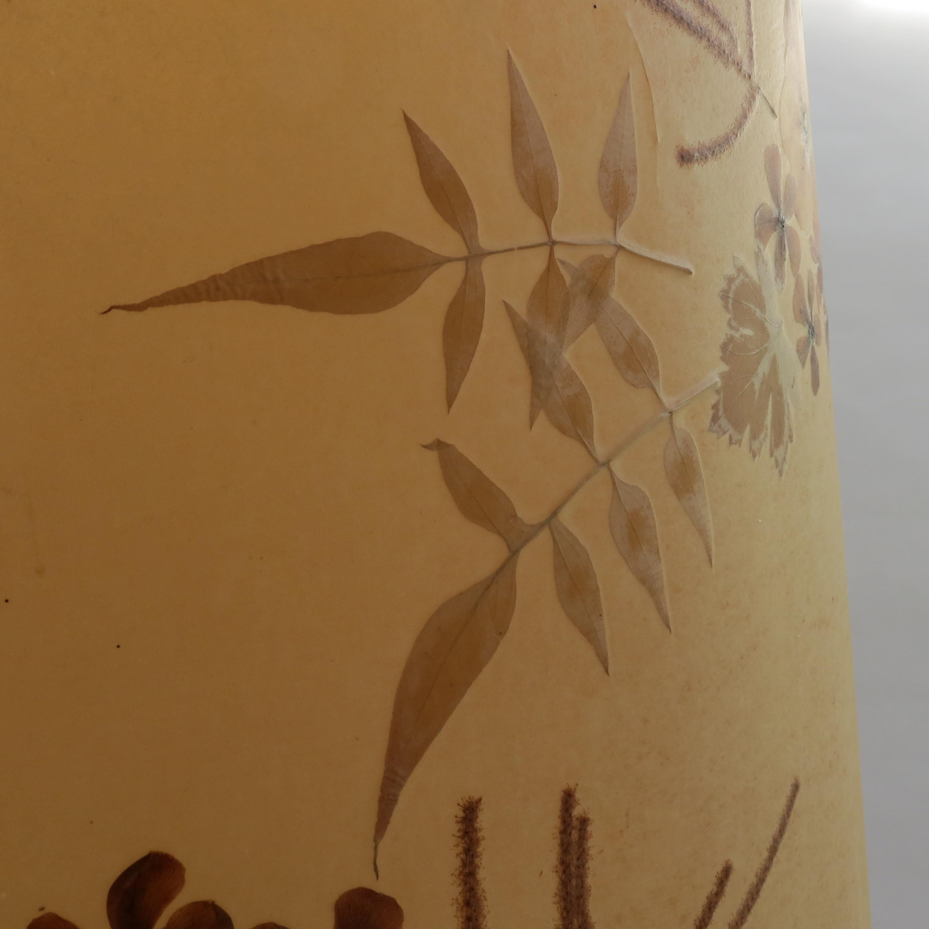 XX secolo Lampada standard degli anni '50 con paralume di fiori secchi in vendita