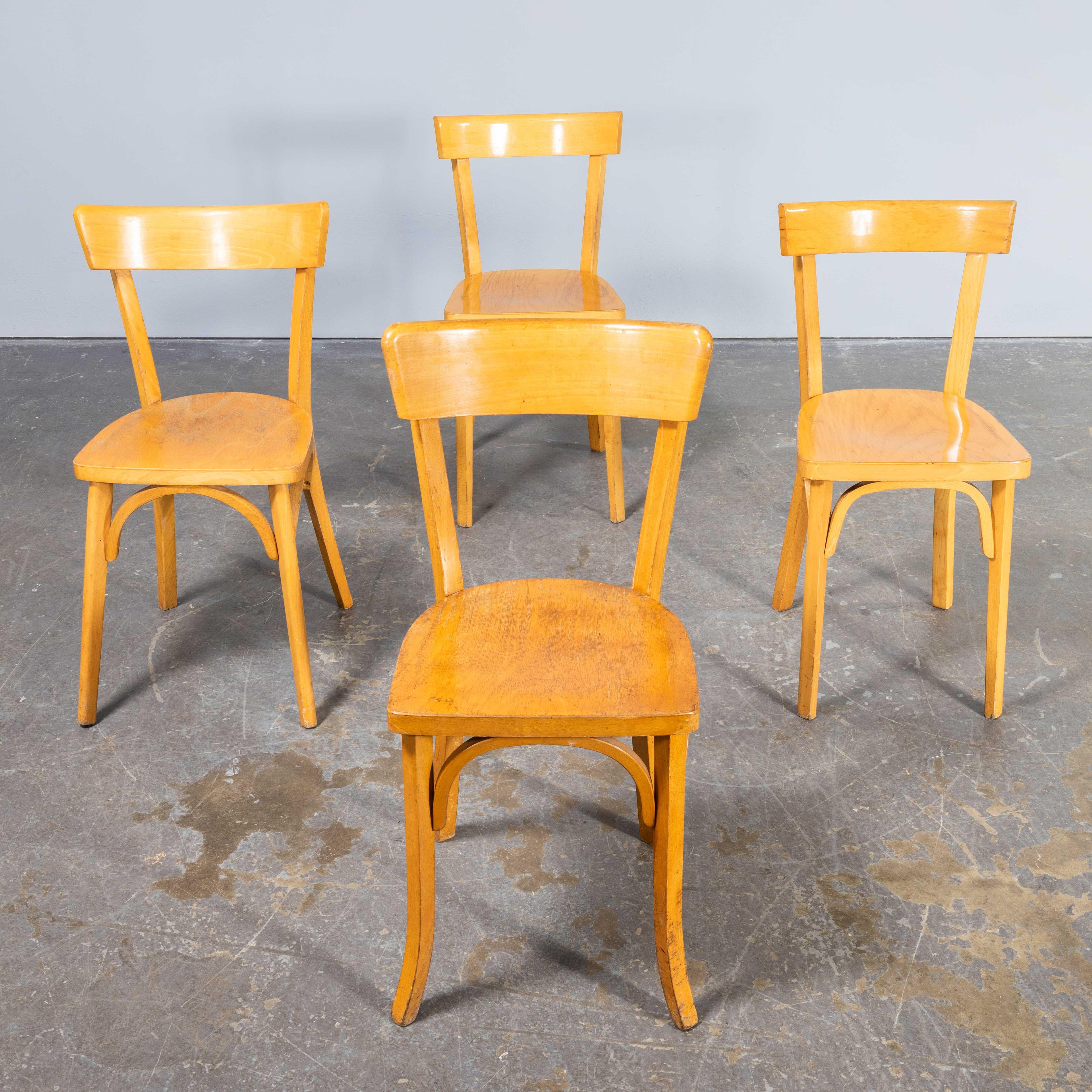 Legno curvato Sedie da pranzo francesi standard a barra singola degli anni '50 - buona quantità disponibile in vendita