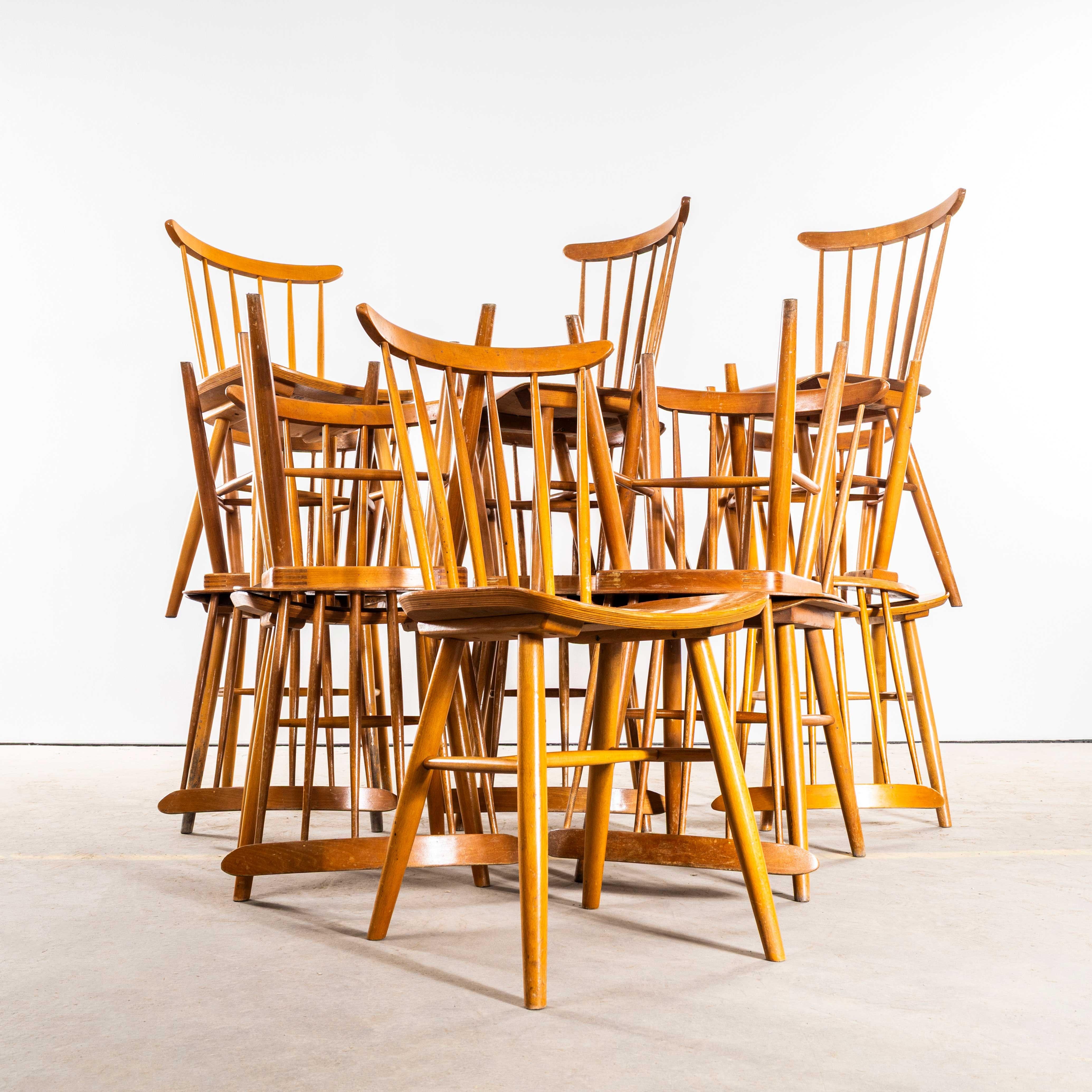 1950's Standard Stickback Blonde Dining Chairs. 
Diese Auflistung ist für das, was wir eine 