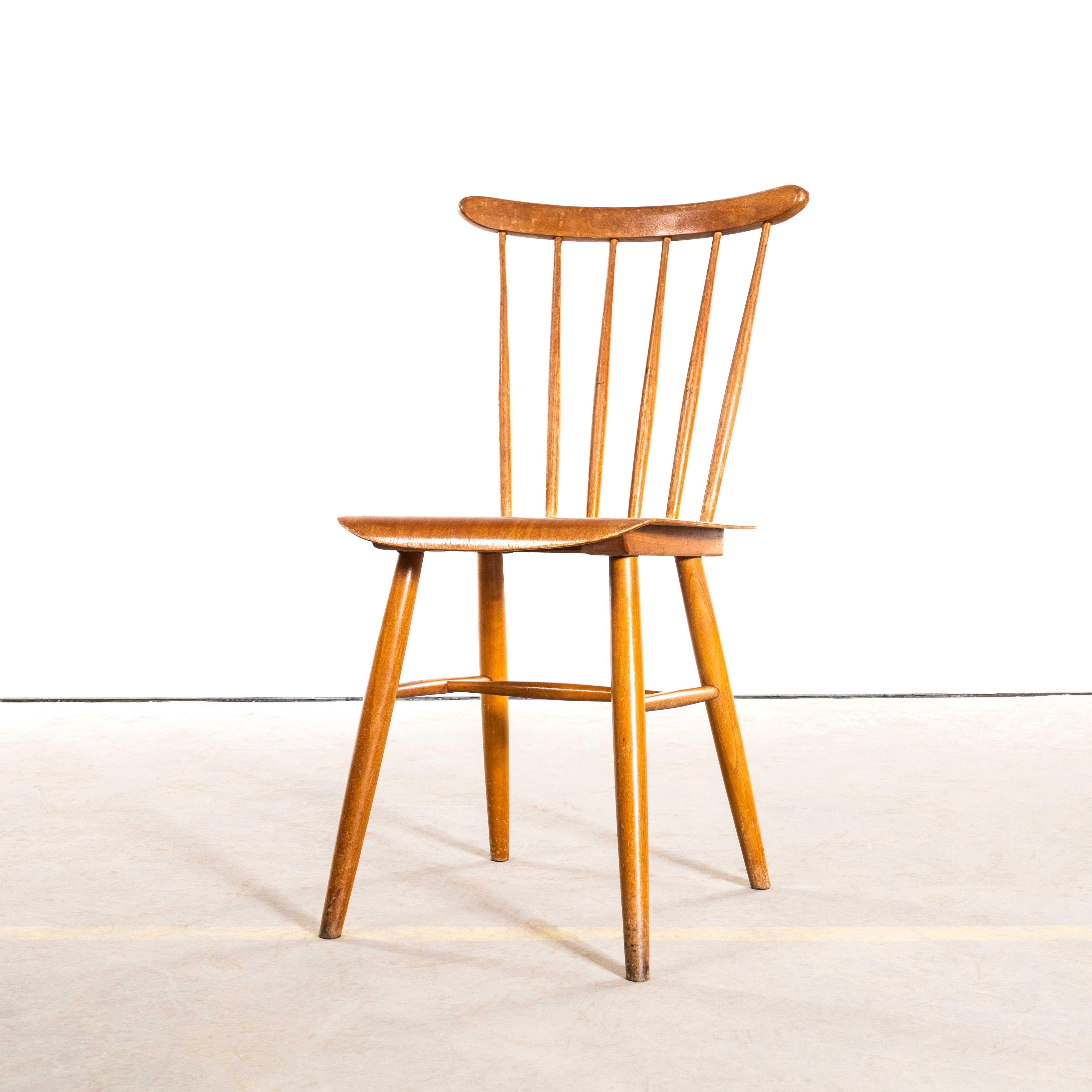 1950's Standard Stickback Blonde Esszimmerstühle im Zustand „Gut“ im Angebot in Hook, Hampshire