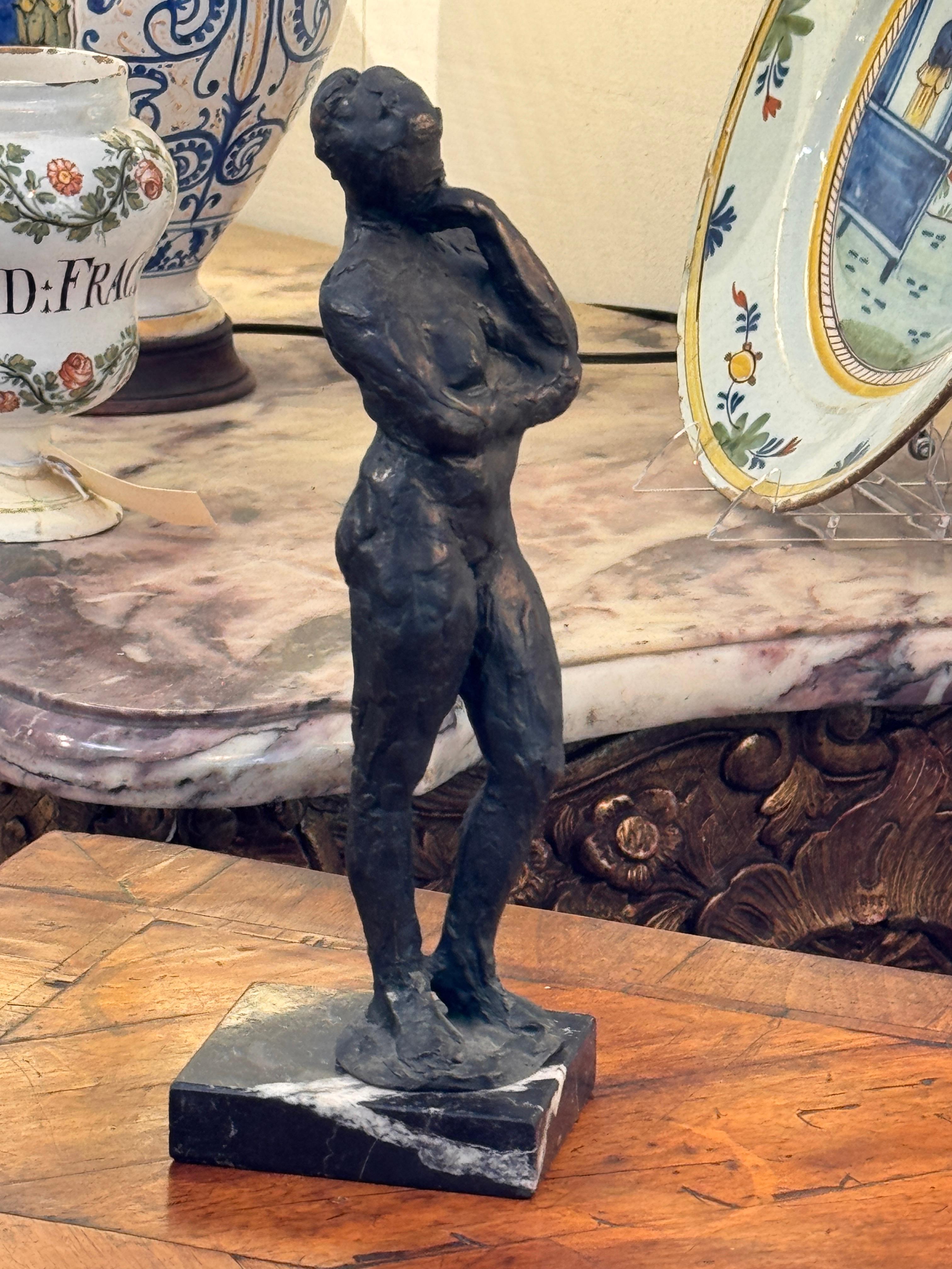 Escultura de desnudo femenino de pie de los años 50 sobre base de mármol en Bueno estado para la venta en Charlottesville, VA
