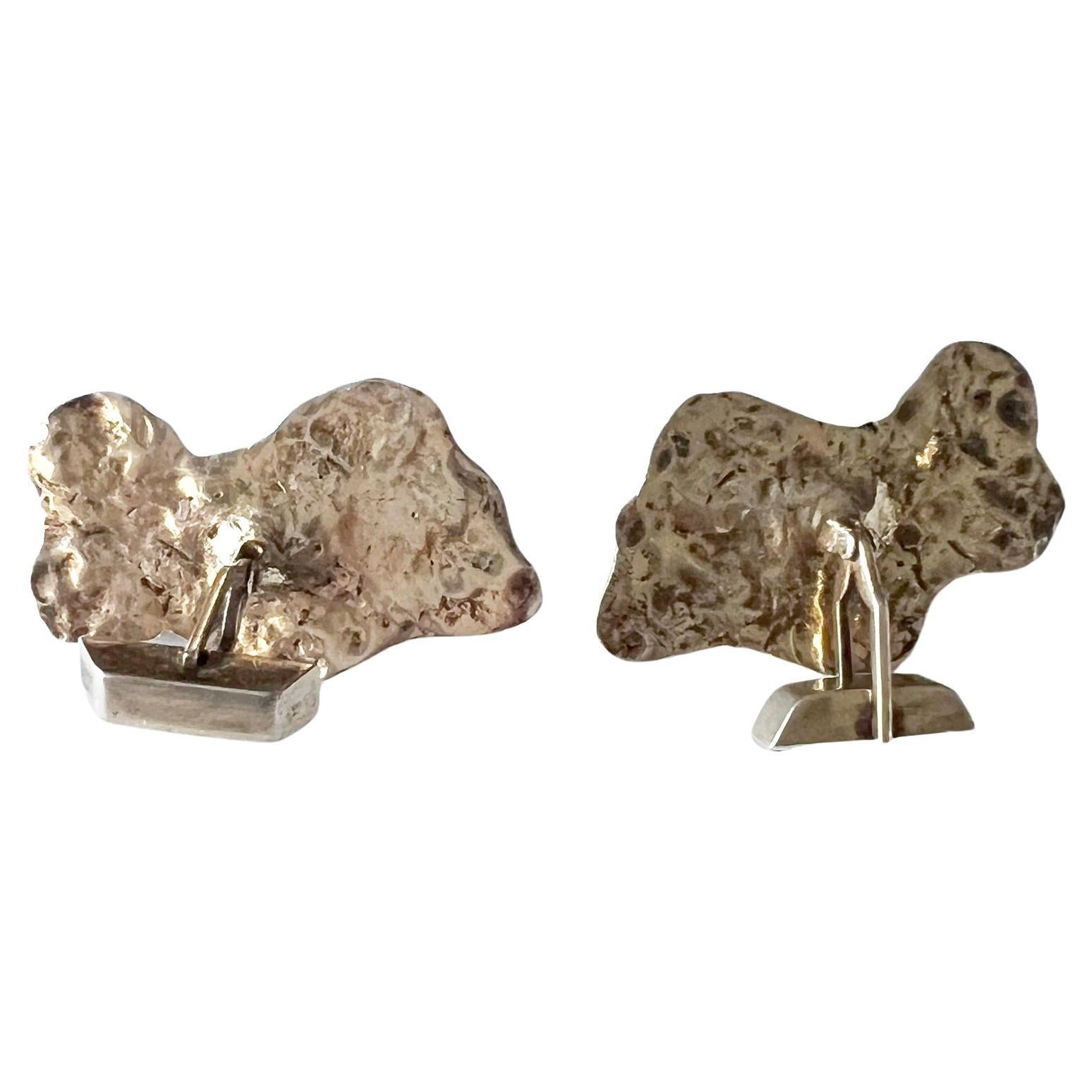 Gemelos de plata de ley de los años 50 con vermeil de ágata tallada y pez koi Modernista en venta