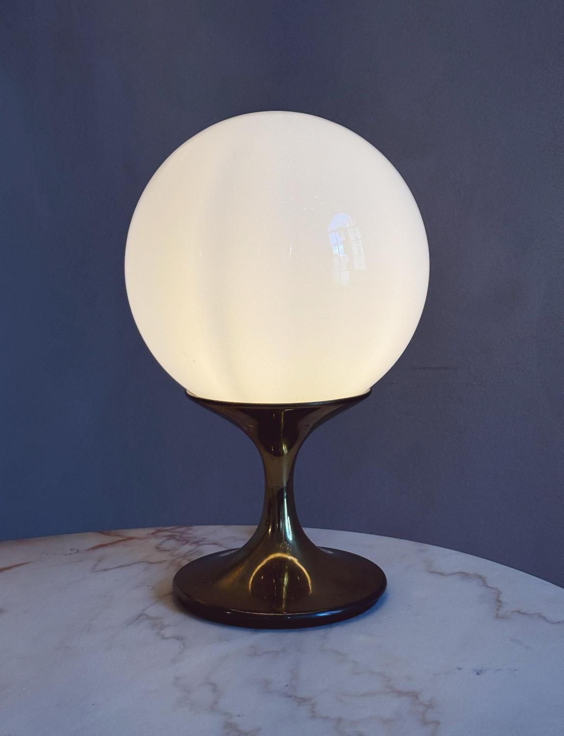 Italian 1950S Stilnovo lamp on brass stand