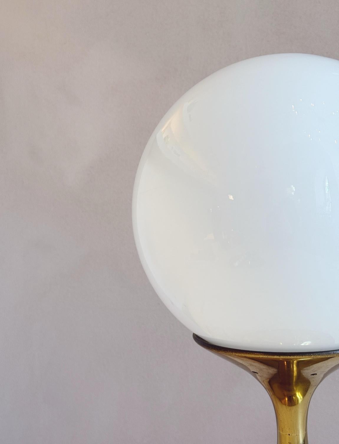 Brass 1950S Stilnovo lamp on brass stand