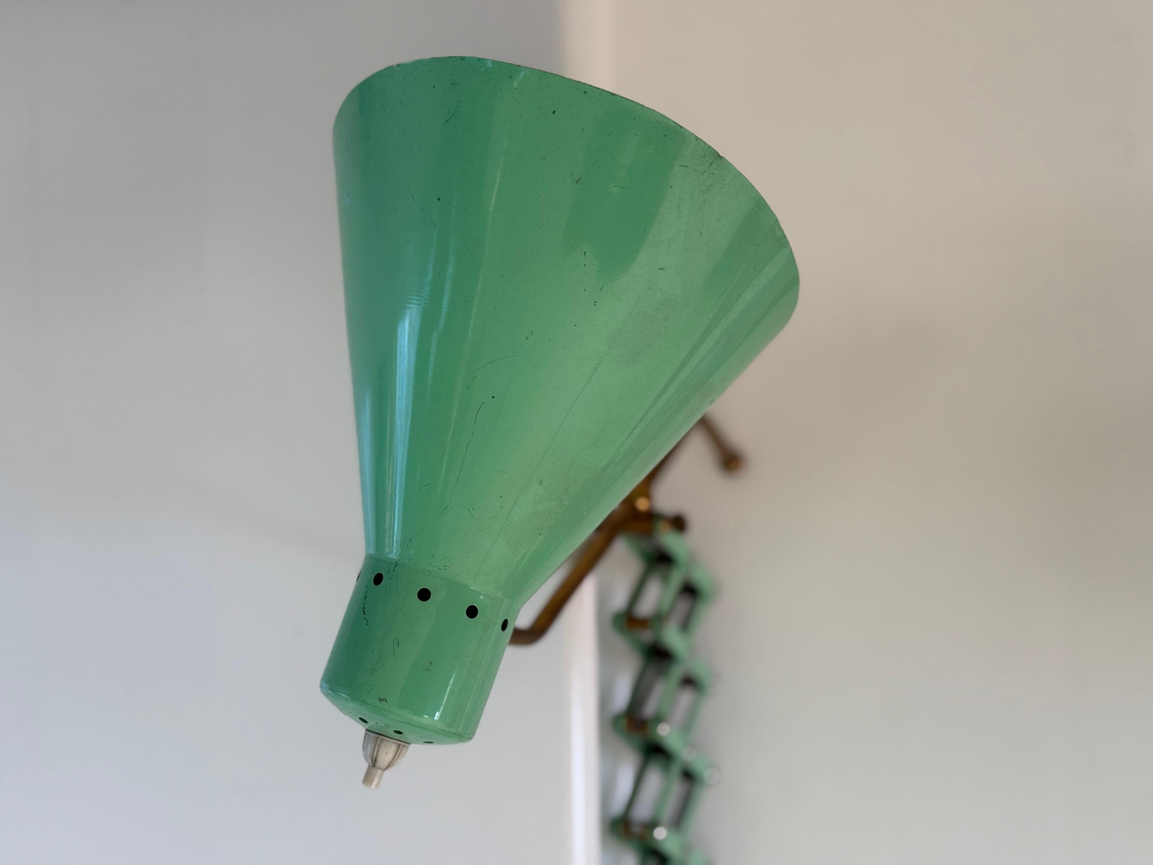 1950er Jahre Stilnovo  Moderne italienische Scherenlampe aus Messing aus der Mitte des Jahrhunderts (Italienisch) im Angebot