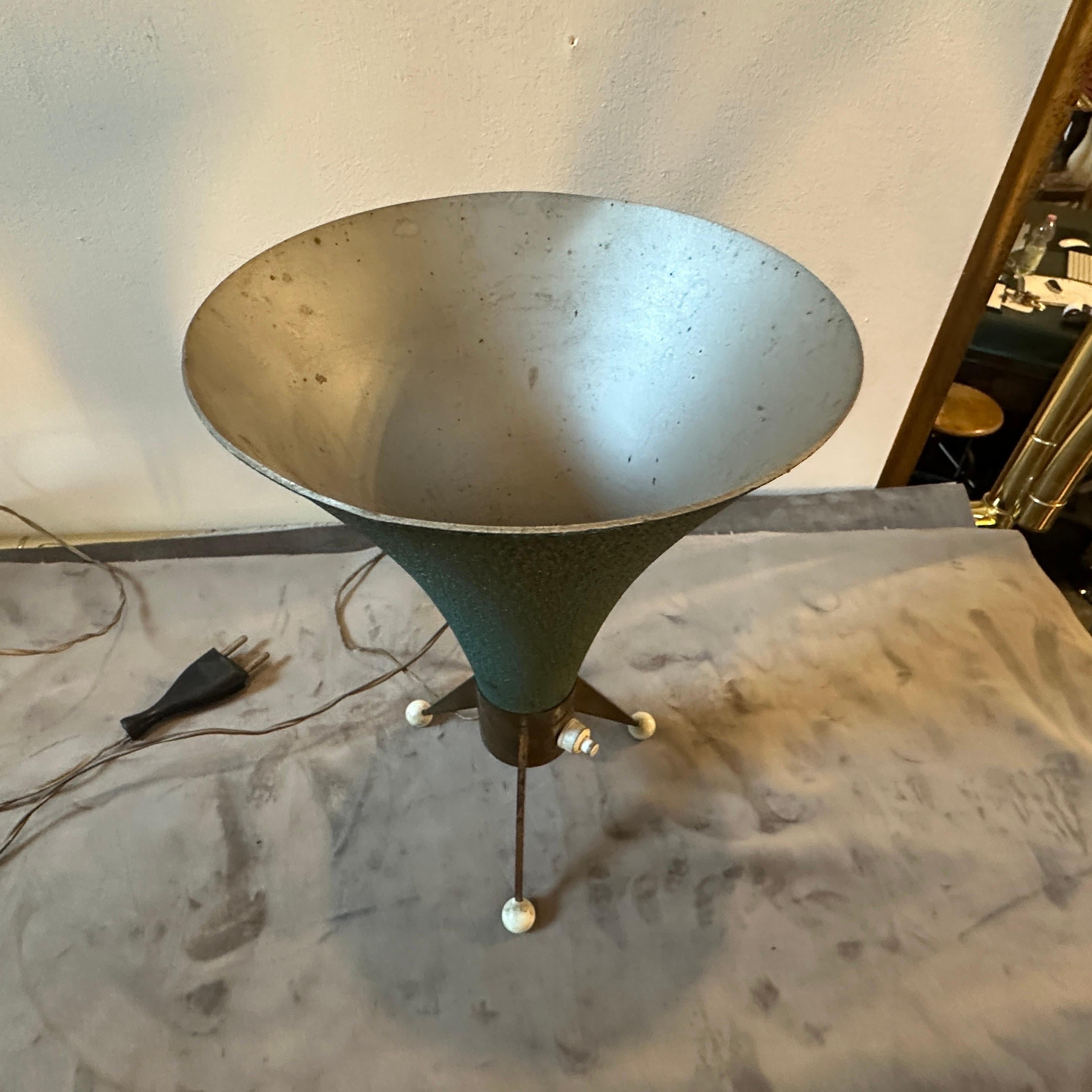 1950s Stilnovo Style Mid-Century Modern Brass Sputnik table Lamp In Good Condition For Sale In Aci Castello, IT