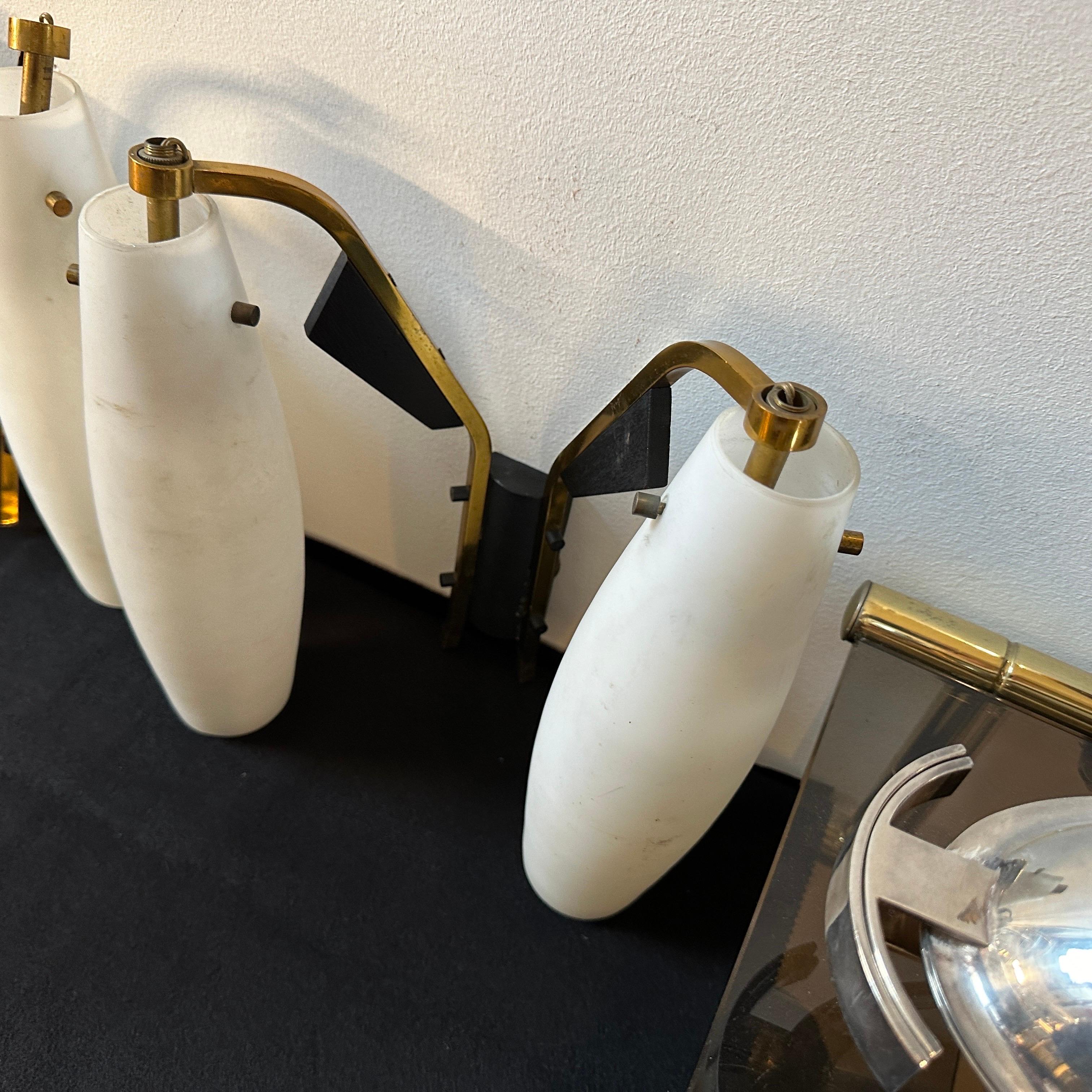 1950s Stilnovo Style Mid-Century Modern Wood Brass and White Glass wall Sconces For Sale 3