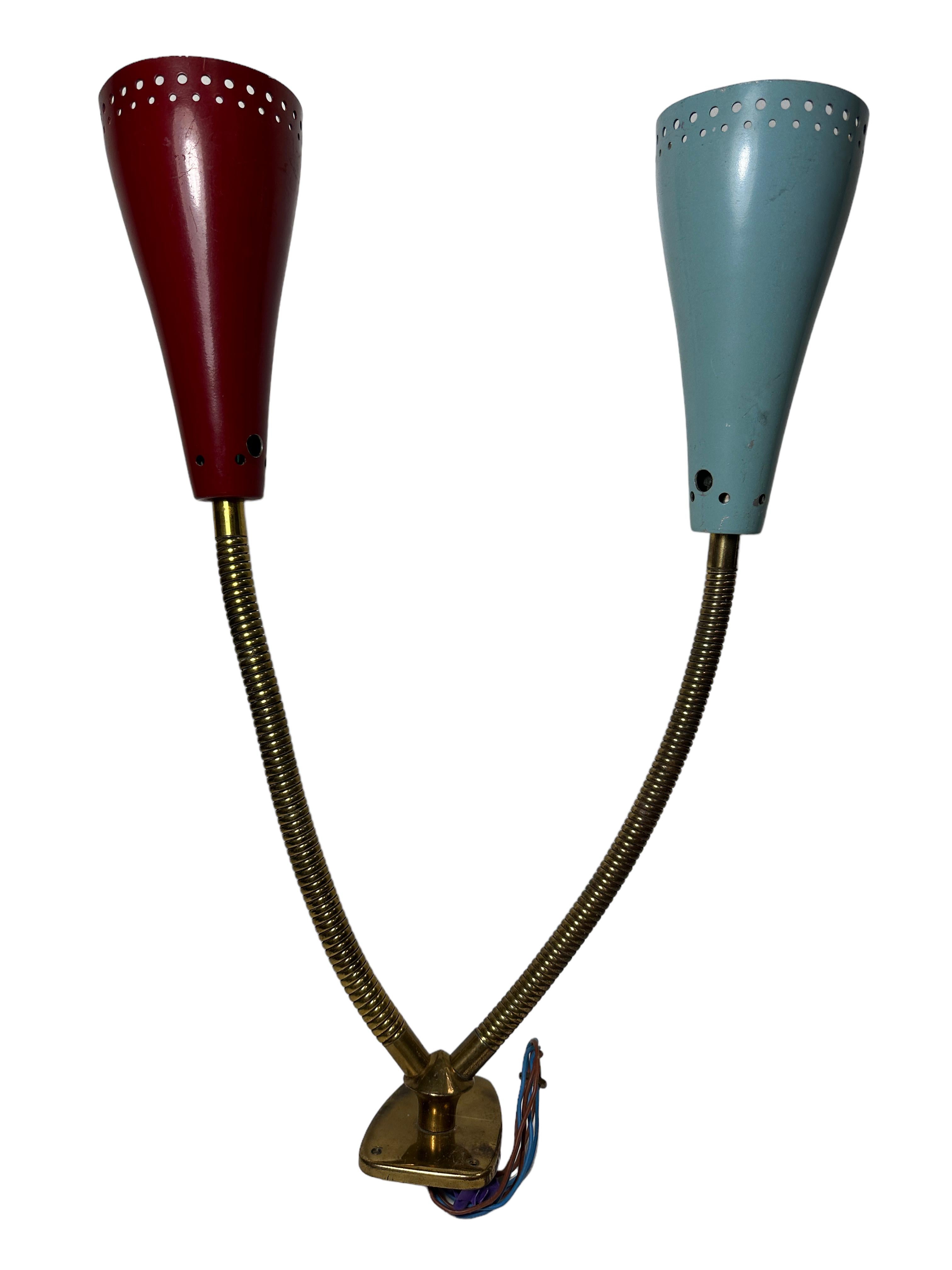 1950s Stilnovo Style Two Arm Gooseneck Sconce Blue and Red, Kalmar Austria In Good Condition For Sale In Nuernberg, DE