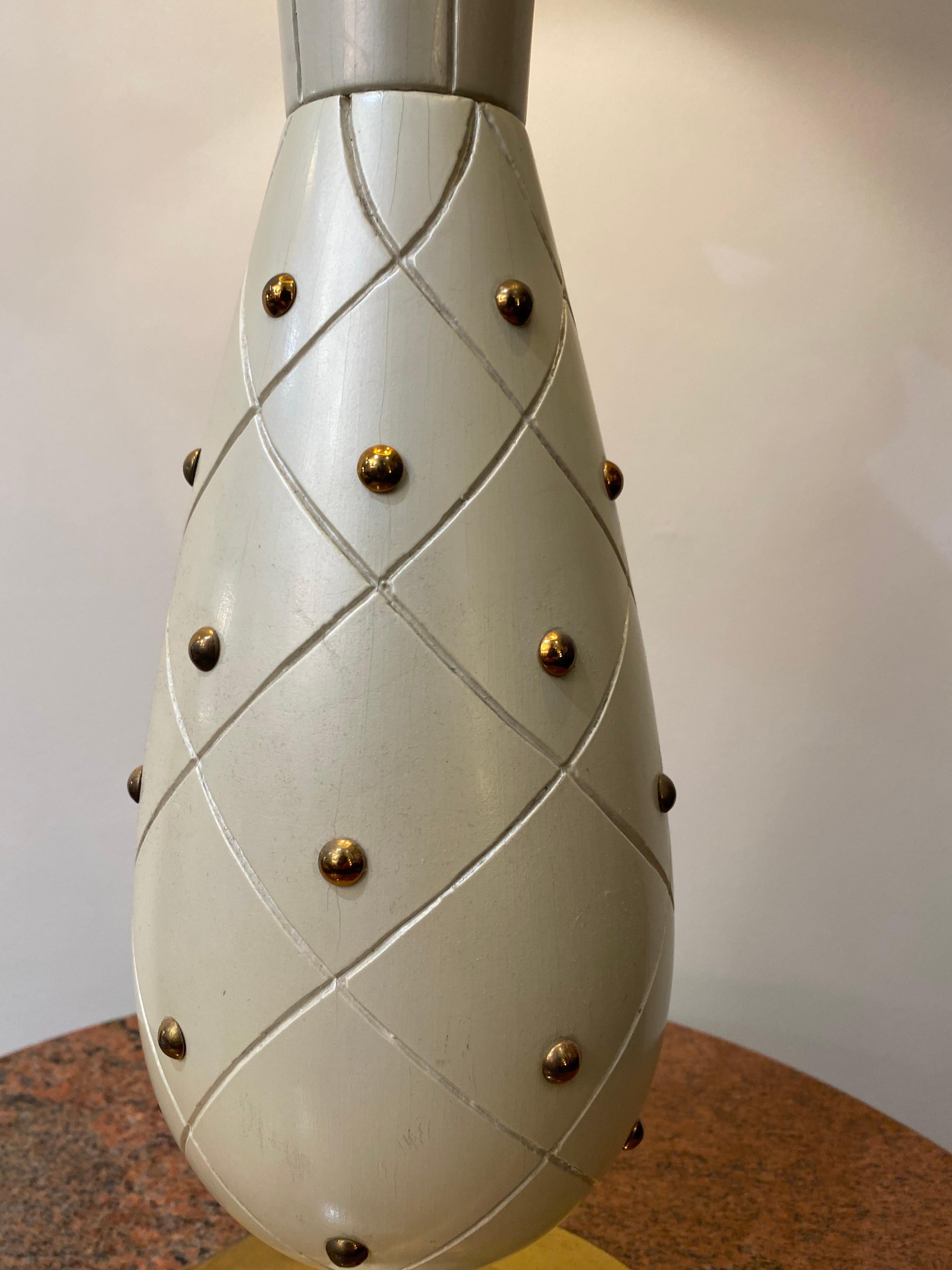 Carved 1950s Italian Tall Table Lamp Att. Stilnovo For Sale