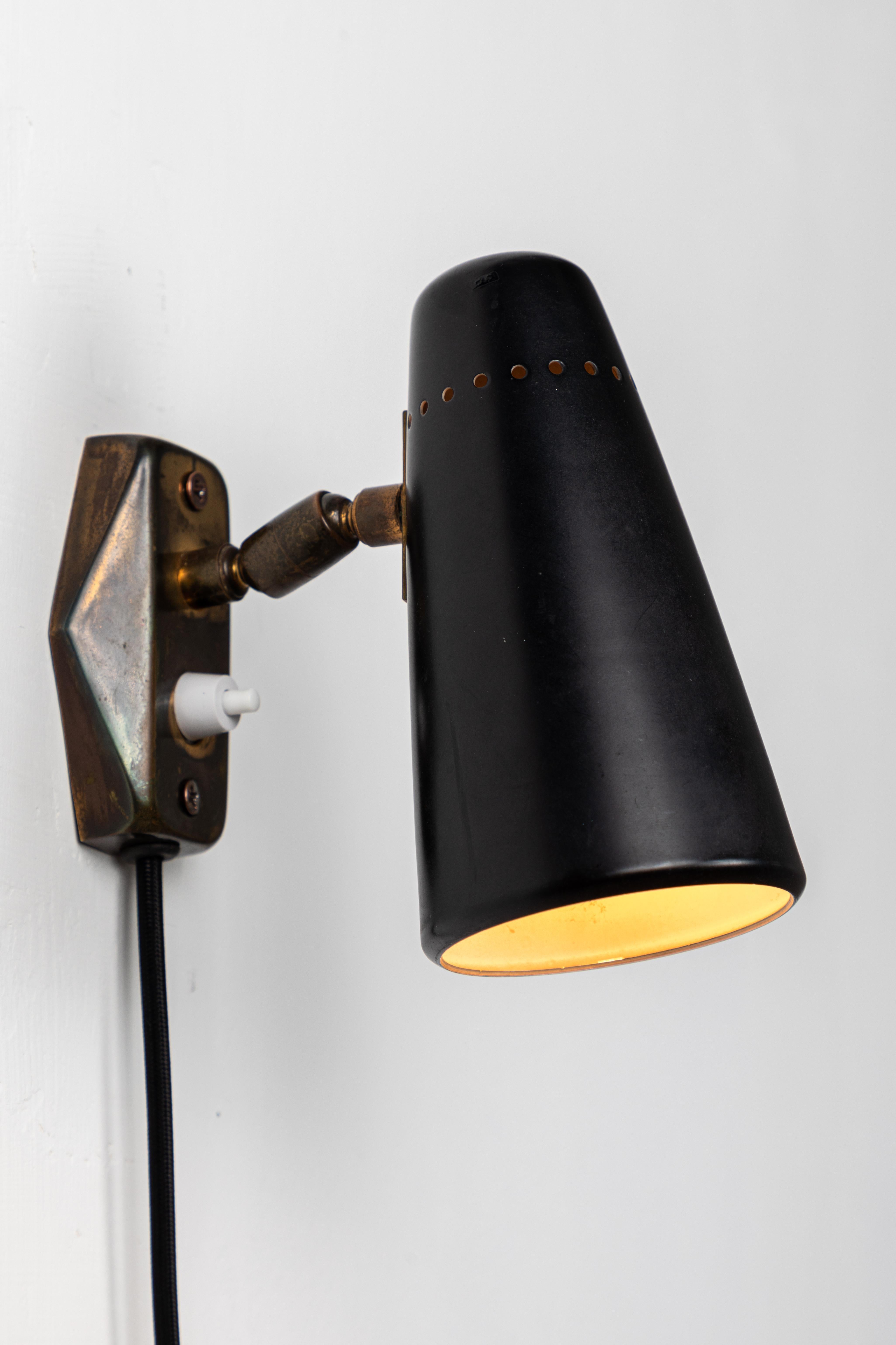 Italian 1950s Stilnovo Wall Light in Black and Brass