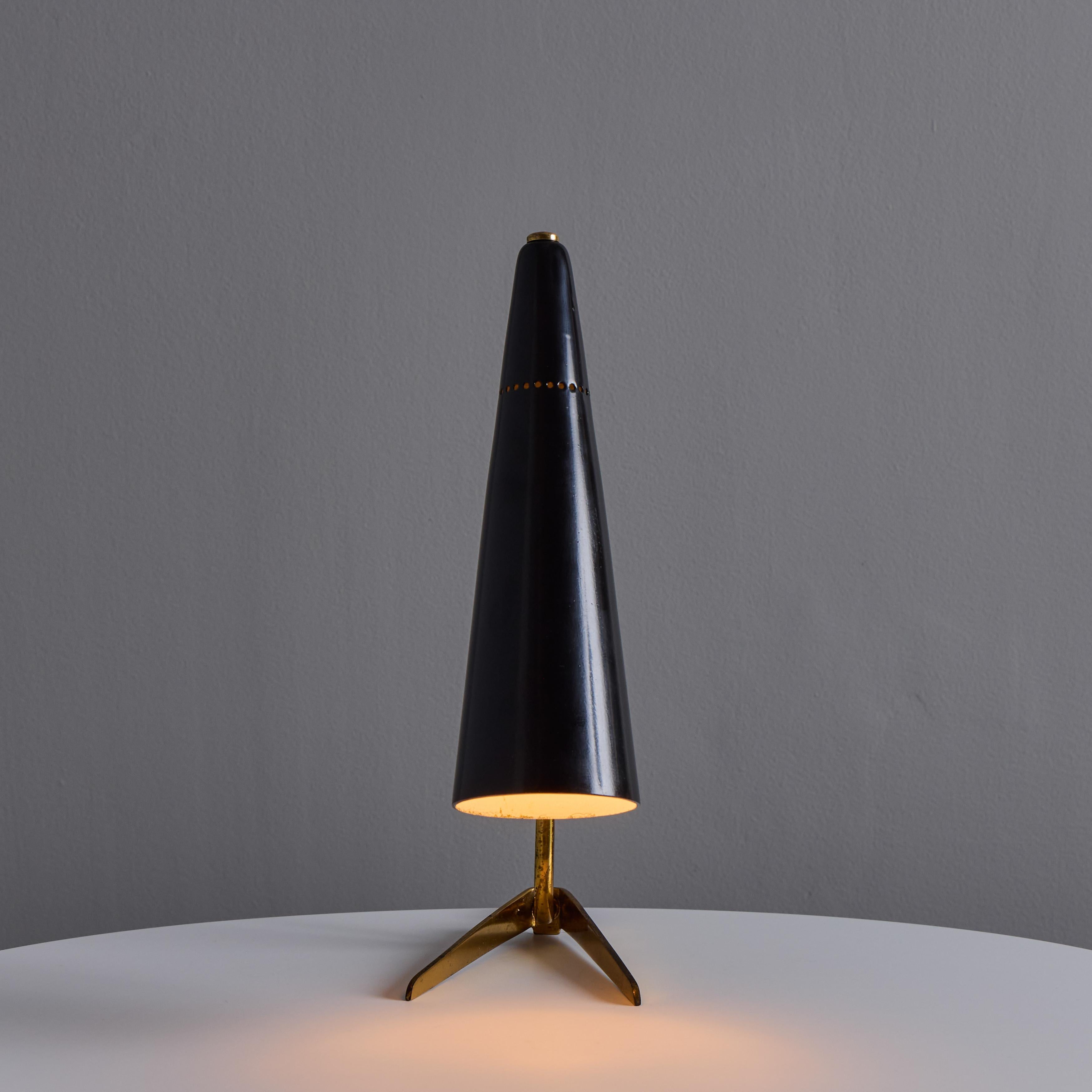 Lampe de table conique en laiton et noir Stilux Milano des années 1950 en vente 2