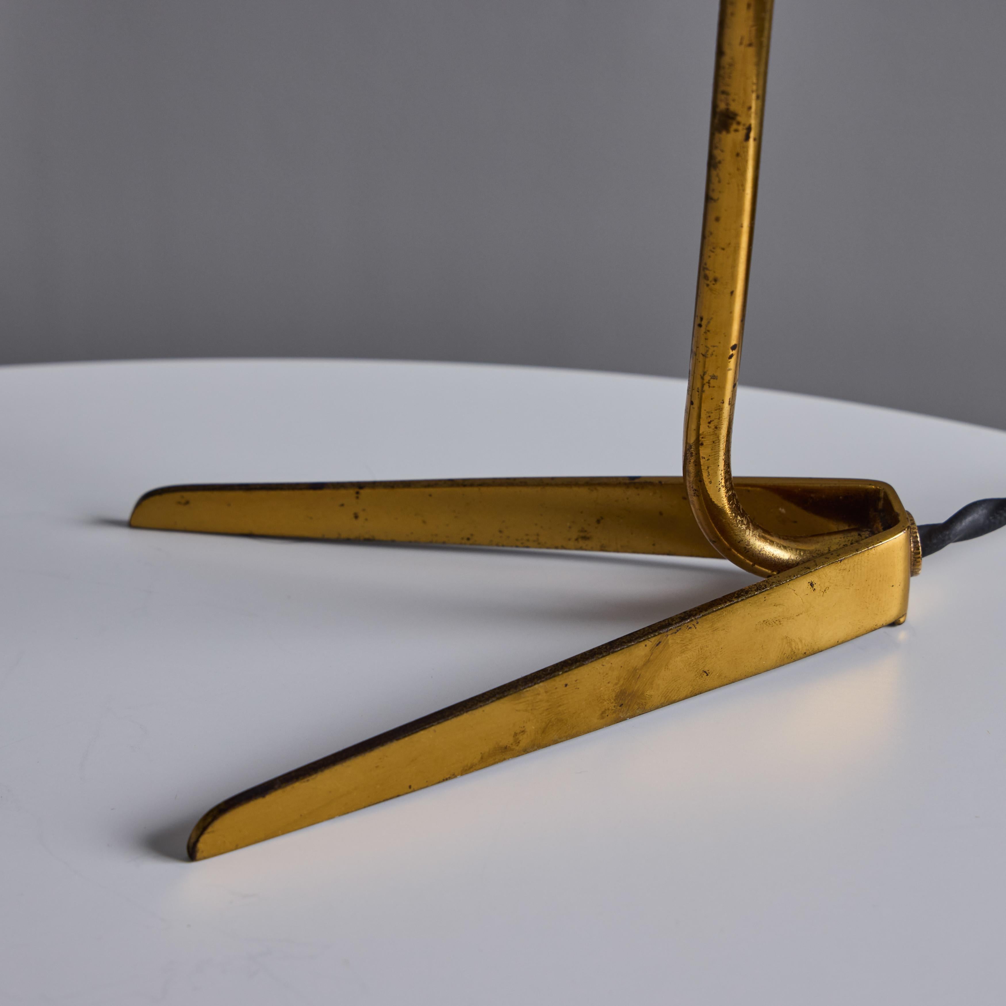 Milieu du XXe siècle Lampe de table conique en laiton et noir Stilux Milano des années 1950 en vente