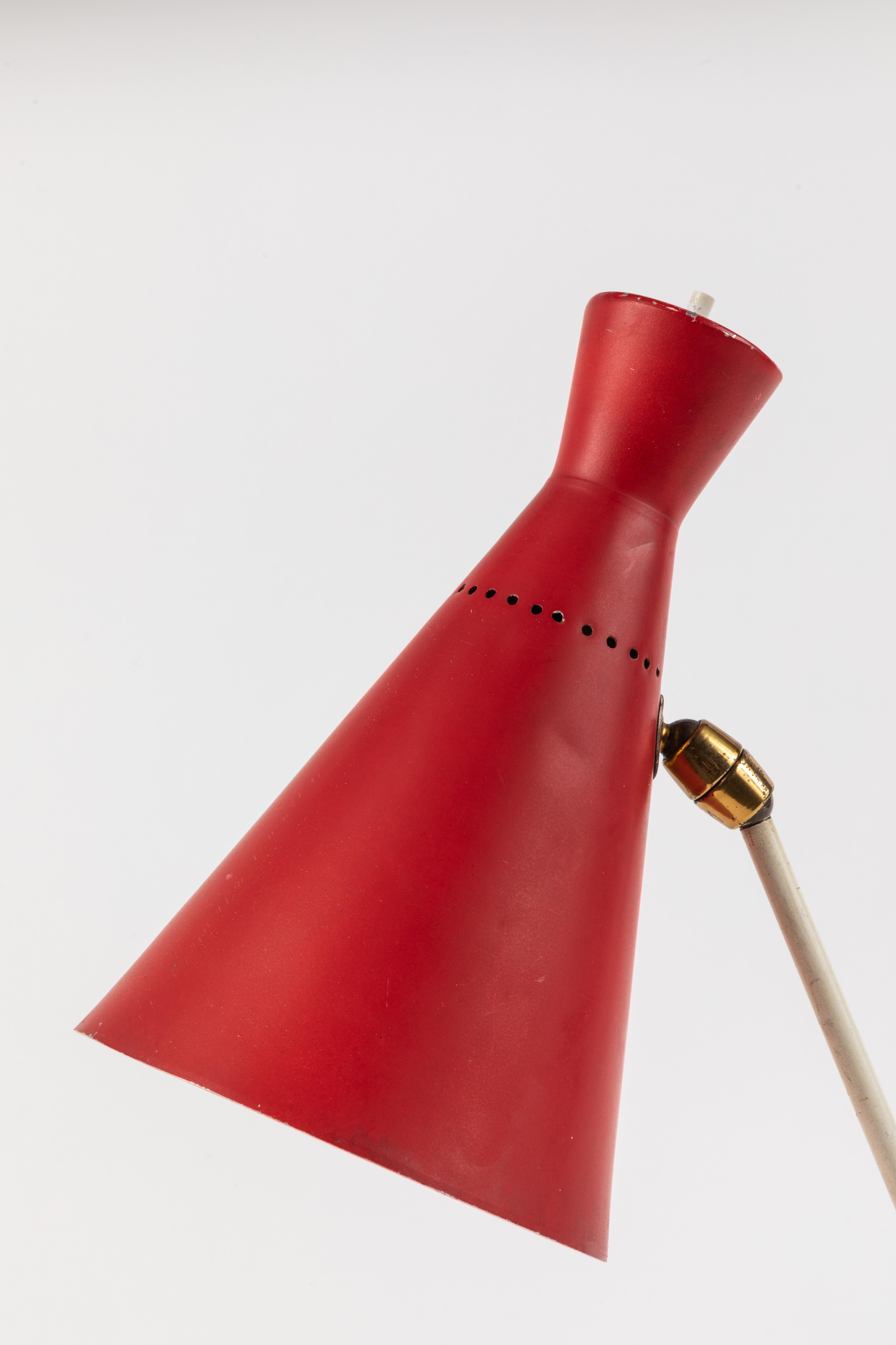 1950s Stilux Milano Red and White Table Lamp In Good Condition In Glendale, CA
