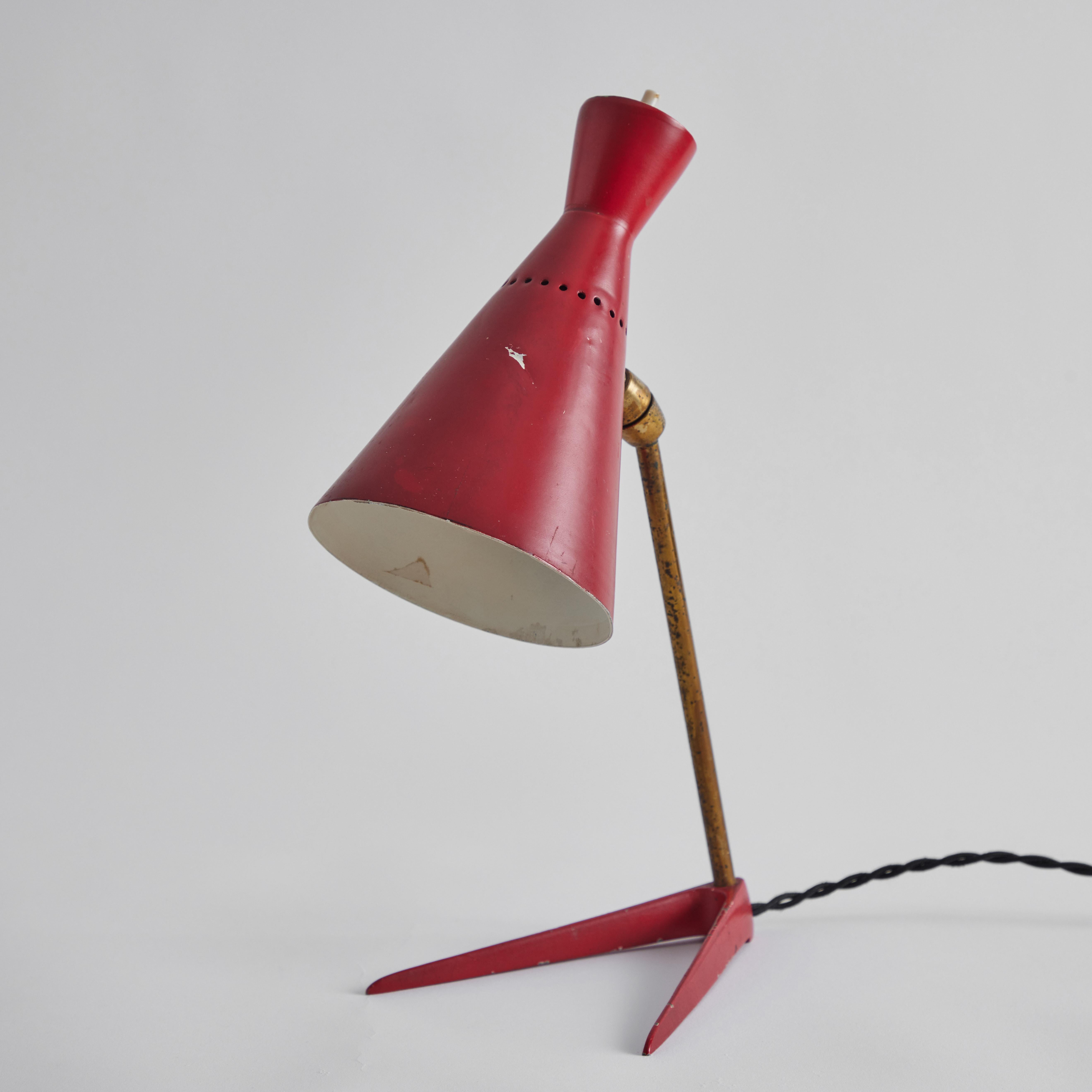 1950er Stilux Milano Tischlampe aus rotem Metall und Holz im Angebot 6
