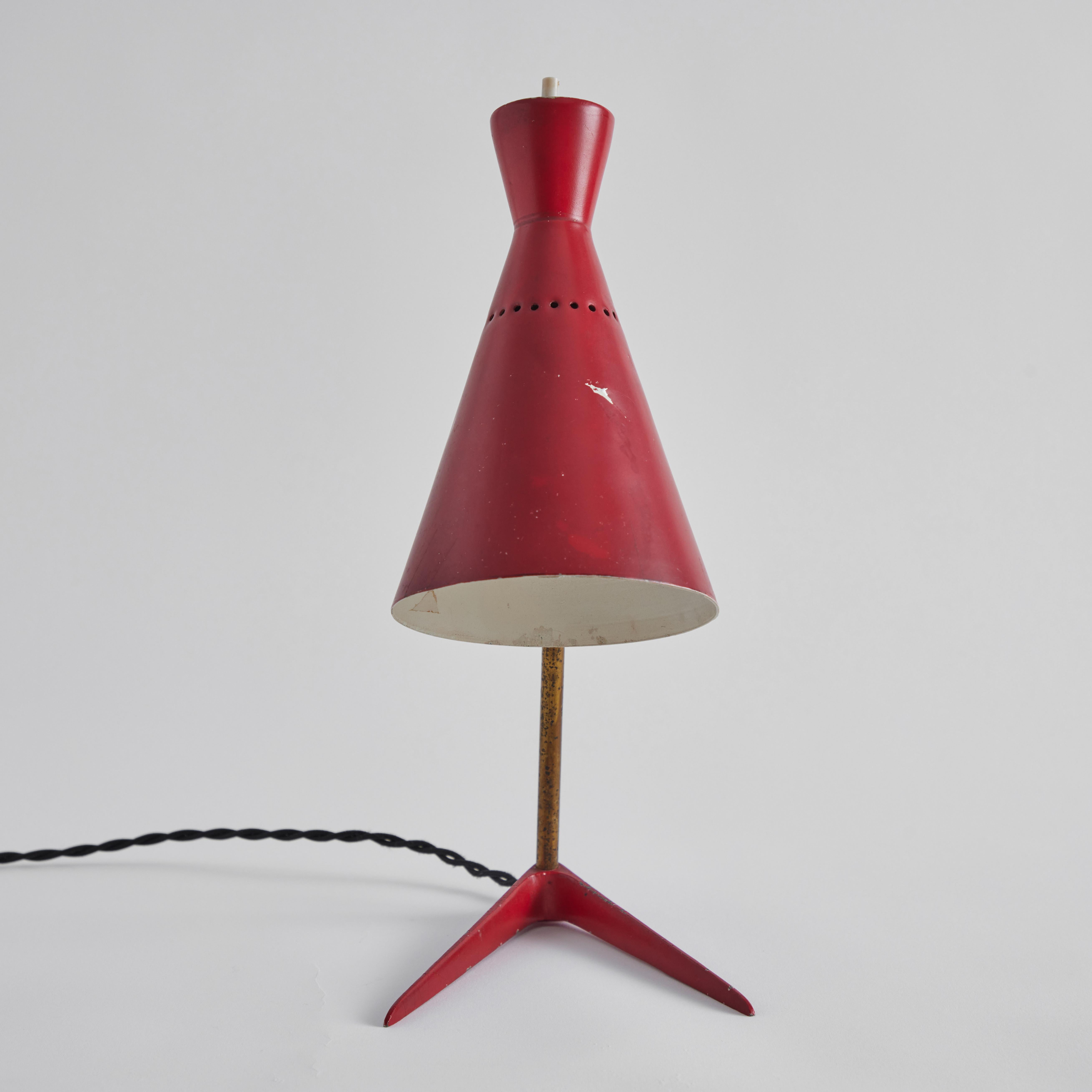 1950er Stilux Milano Tischlampe aus rotem Metall und Holz im Angebot 4