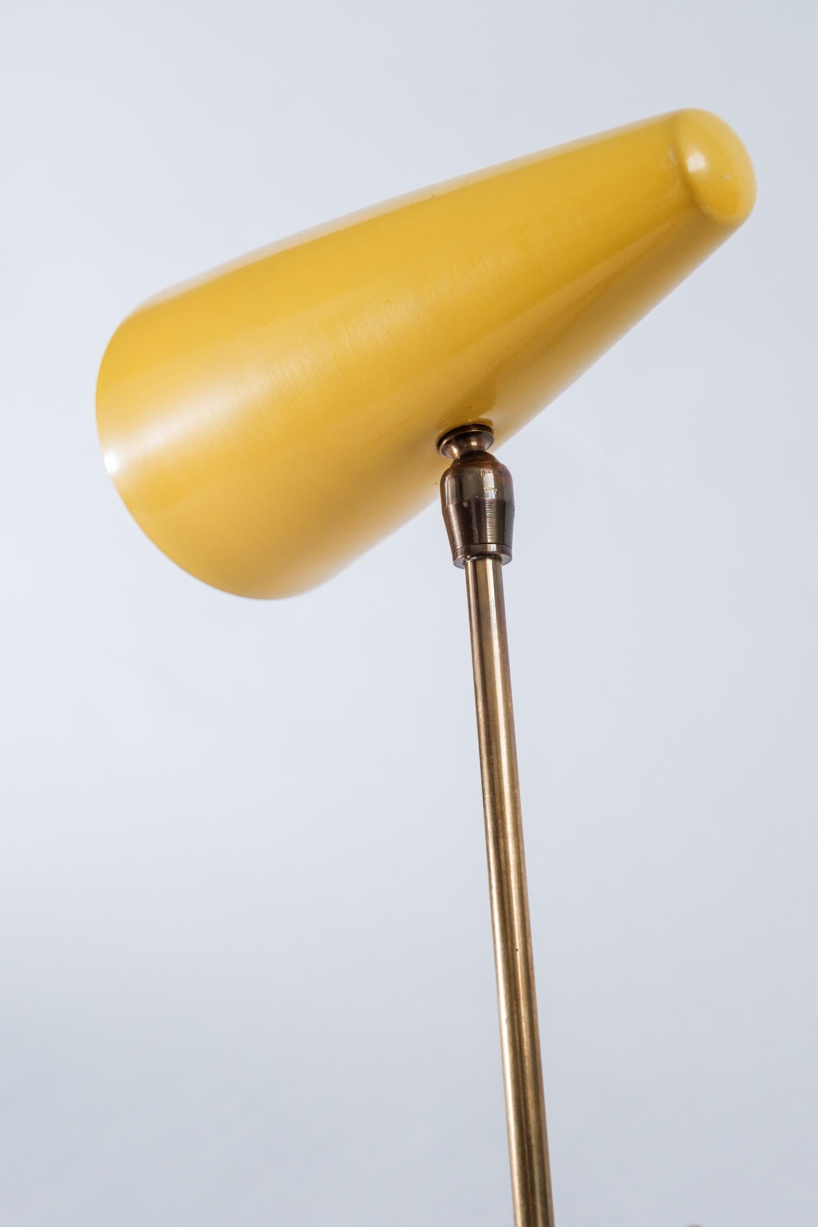 Lampe à poser conique jaune Stilux Milano des années 1950 en vente 9