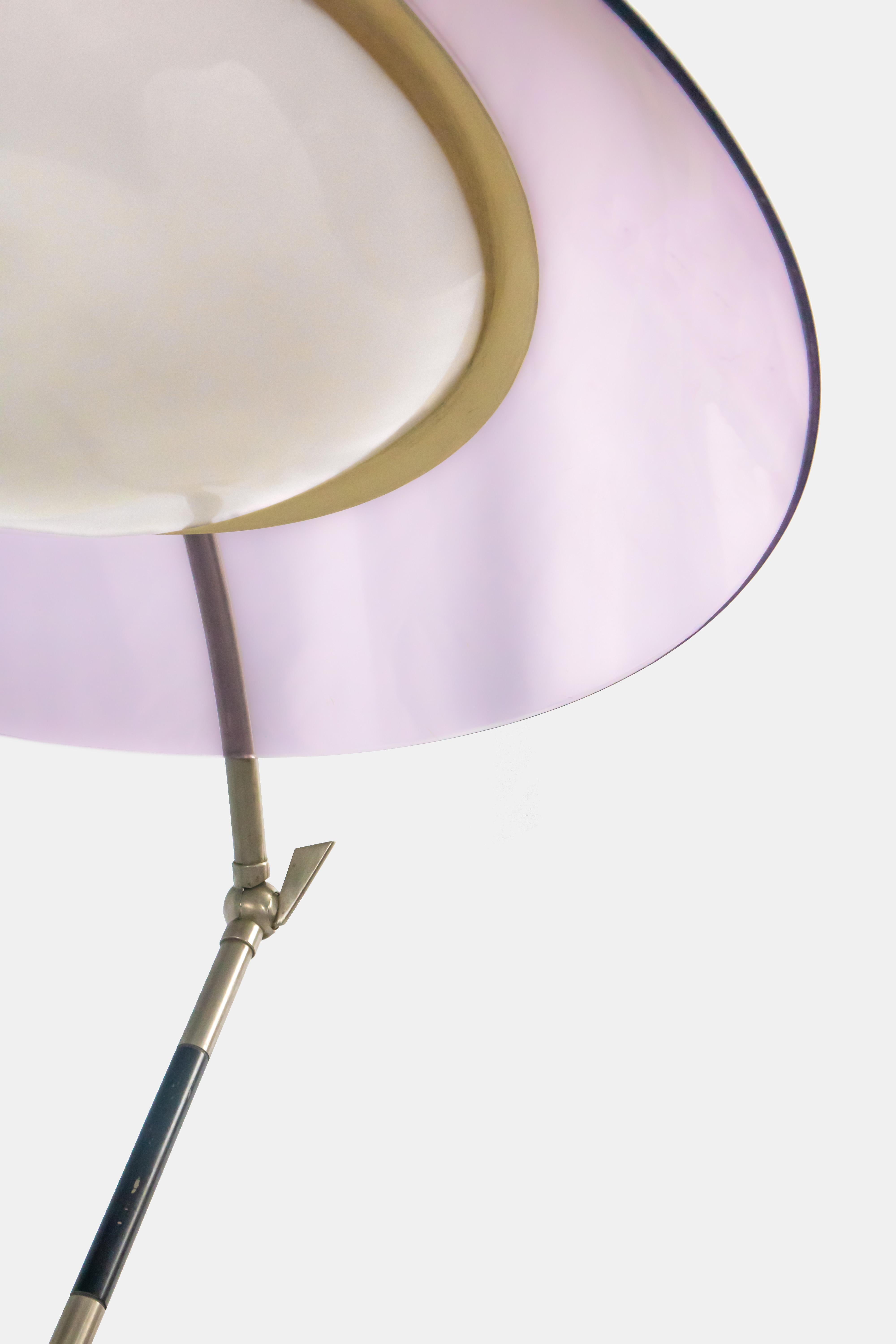 1950s Stilux Orleans Lámpara de mesa italiana Mármol Púrpura Rosa Plexiglás en venta 1