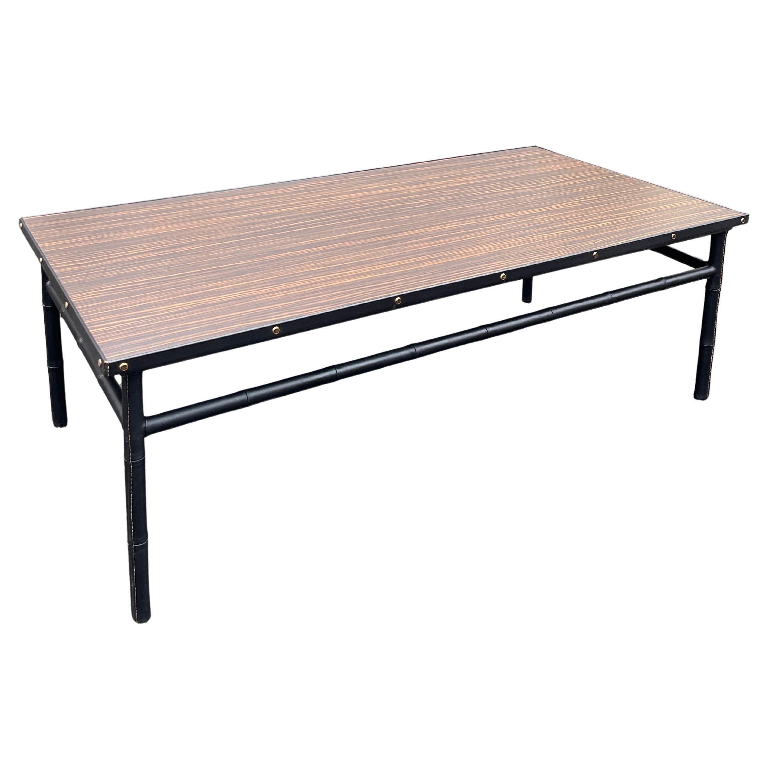 1950er Jahre Genähter Couchtisch aus Leder und Formica von Jacques Adnet