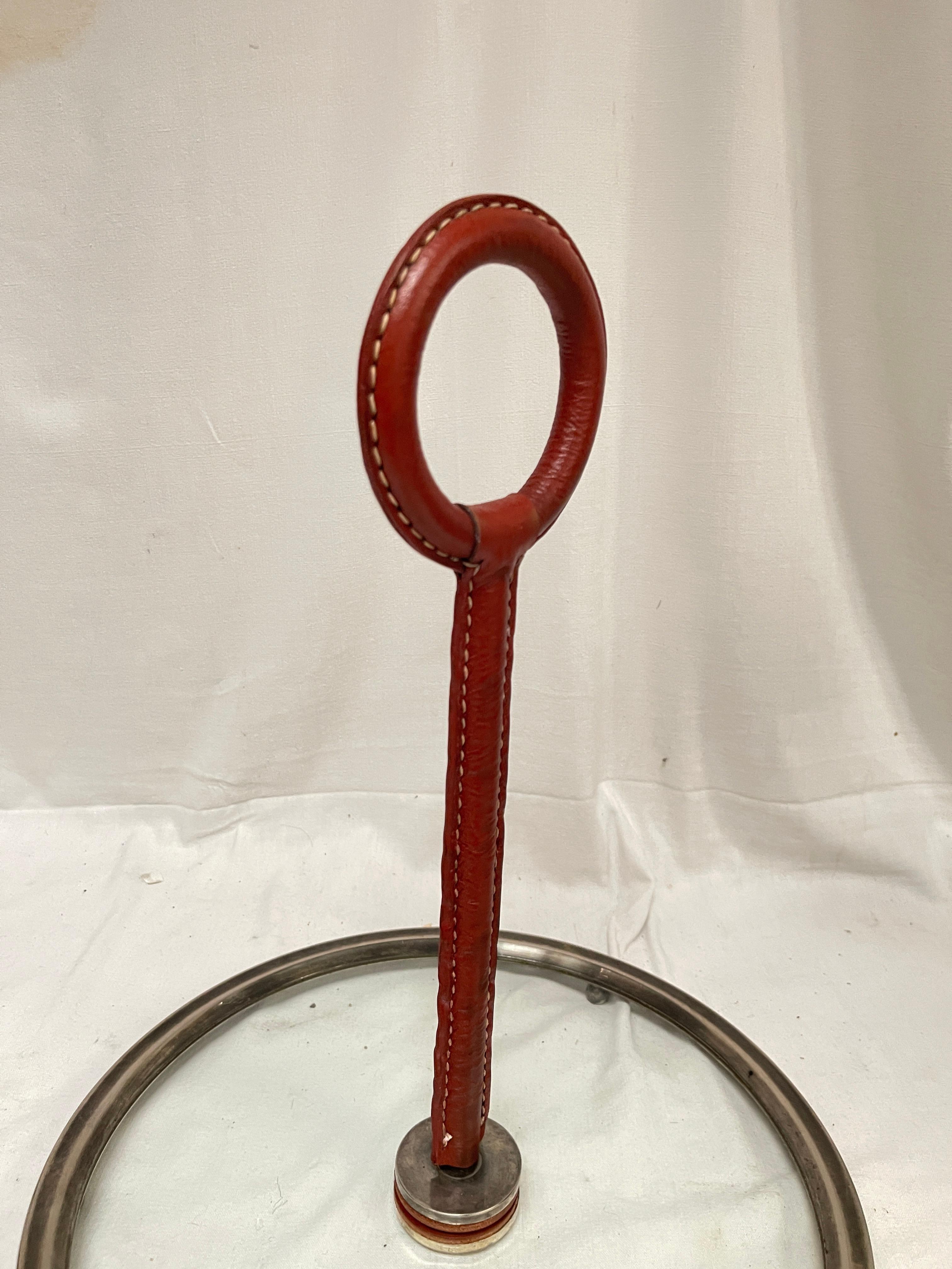 Centre de table en cuir piqué et verre des années 50 par Jacques Adnet en vente 1