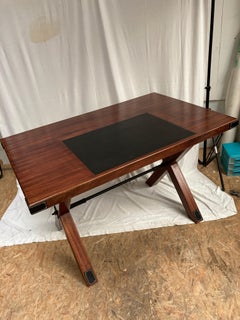 Schreibtisch aus Leder und patiniertem Birnbaumholz, 1950er Jahre, von Jacques Adnet