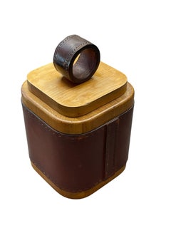 Caja de cuero cosido y madera de peral de los años 50, de Jacques Adnet