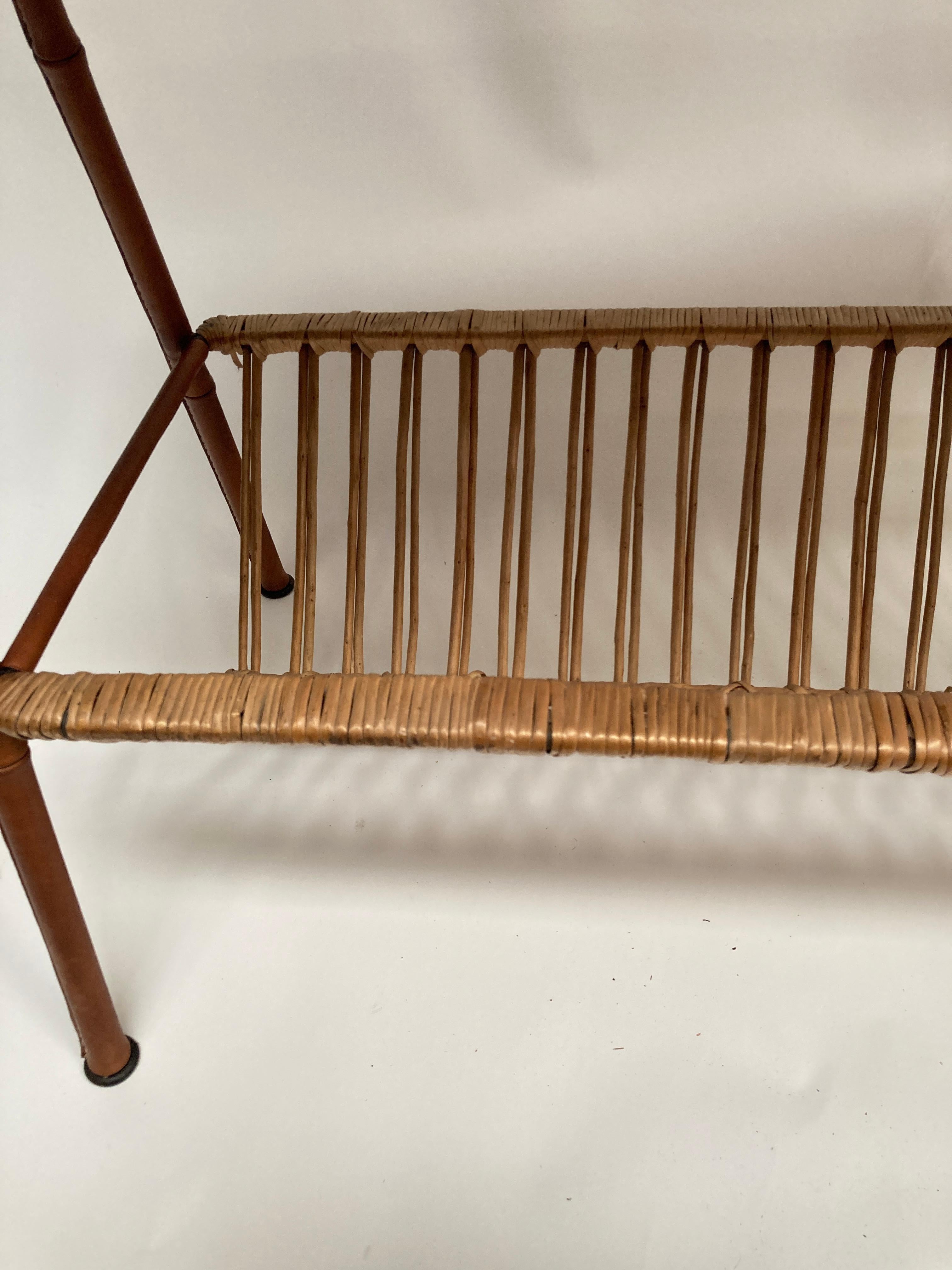 1950's Stitched leather  and rattan side table by Jacques Adnet In Good Condition For Sale In Bois-Colombes, FR
