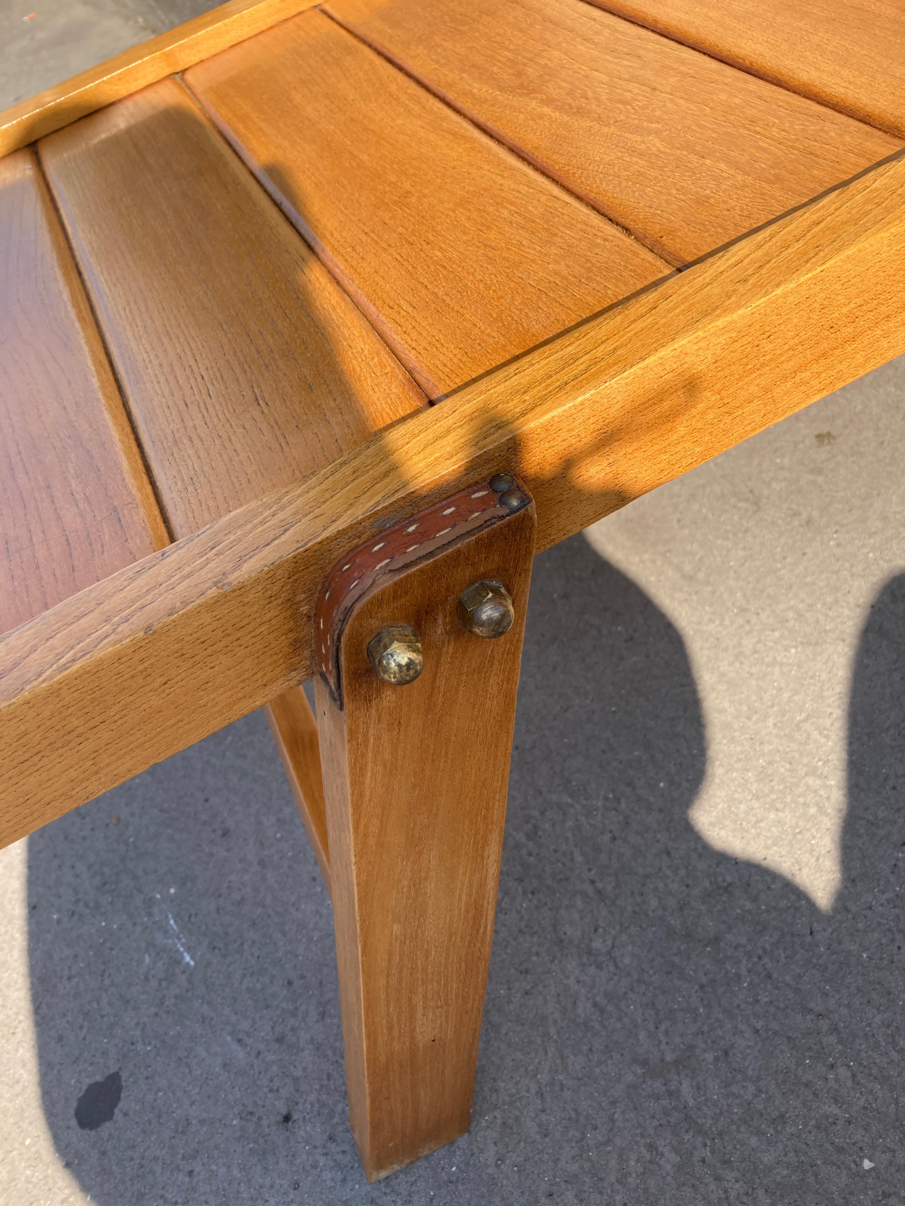 Cocktailtisch aus Leder und Holz von Jacques Adnet aus den 1950er Jahren, genäht im Angebot 9