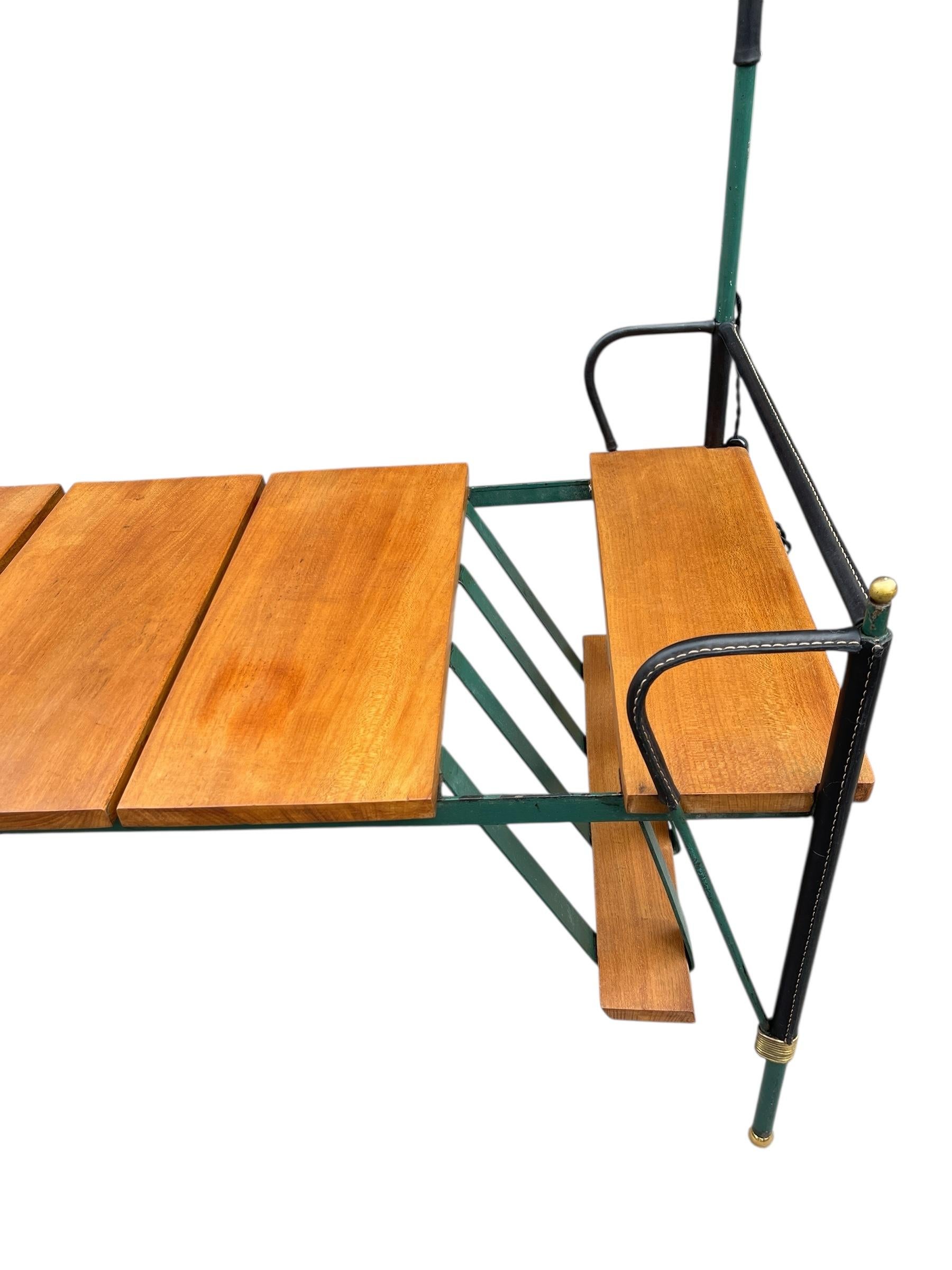Table de cocktail en bois et cuir Stitch par Jacques Adnet, années 50 en vente 8