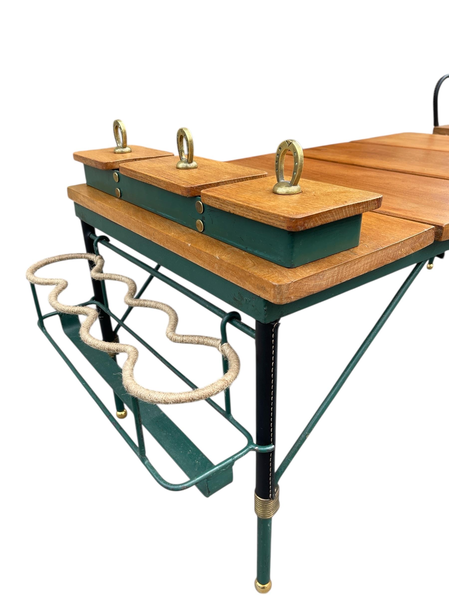 Français Table de cocktail en bois et cuir Stitch par Jacques Adnet, années 50 en vente