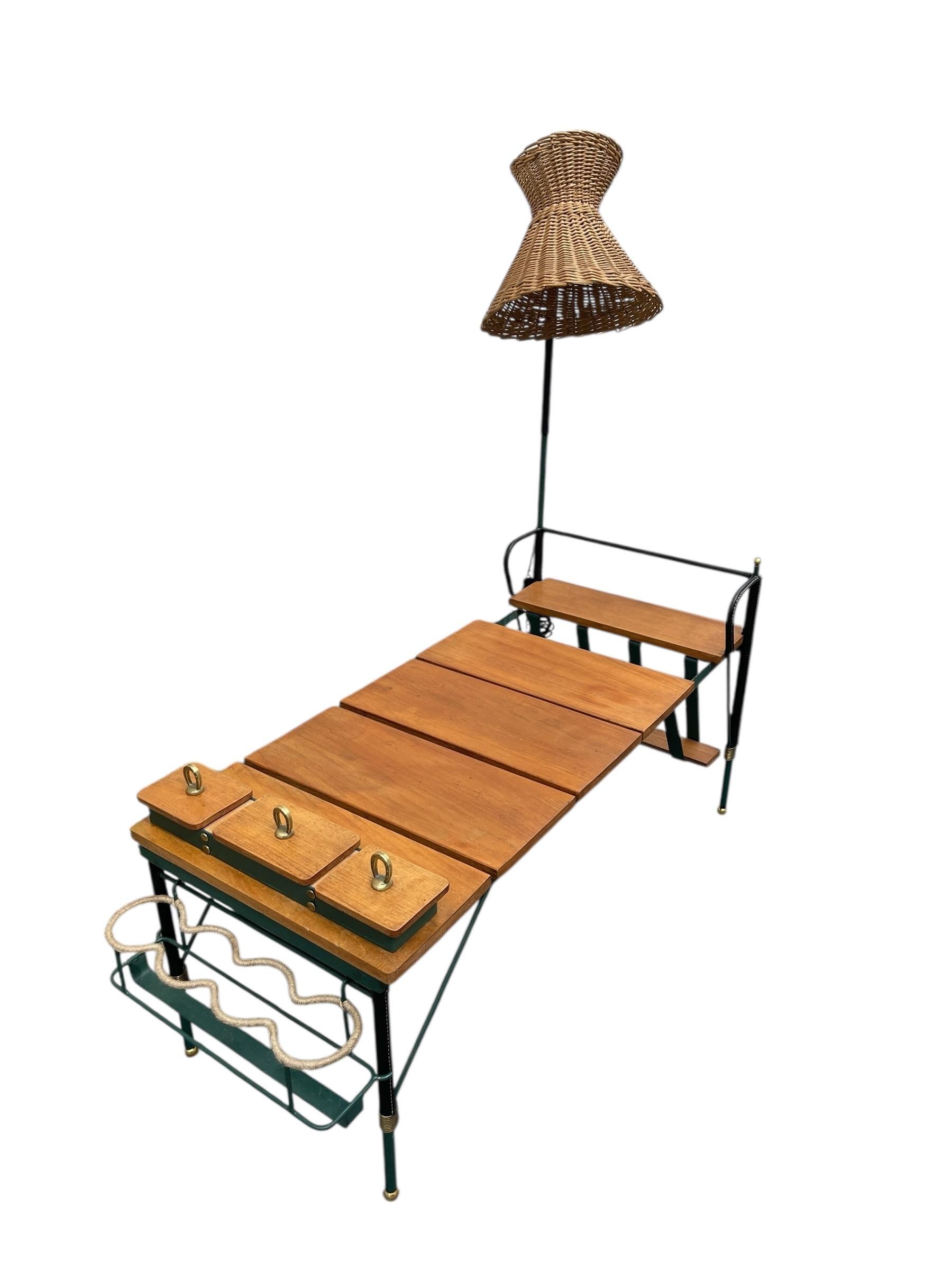 Métal Table de cocktail en bois et cuir Stitch par Jacques Adnet, années 50 en vente