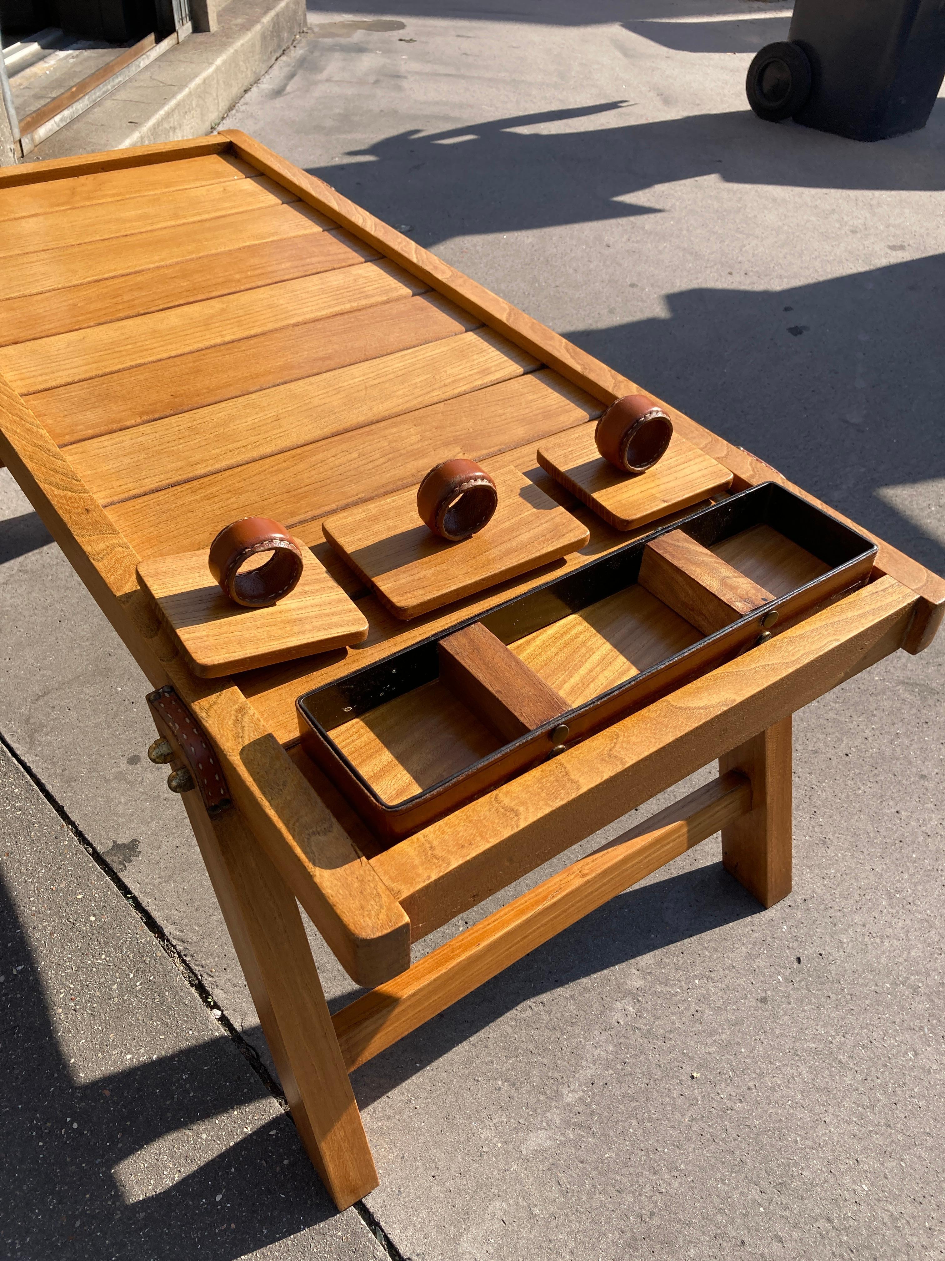 Cocktailtisch aus Leder und Holz von Jacques Adnet aus den 1950er Jahren, genäht im Angebot 3
