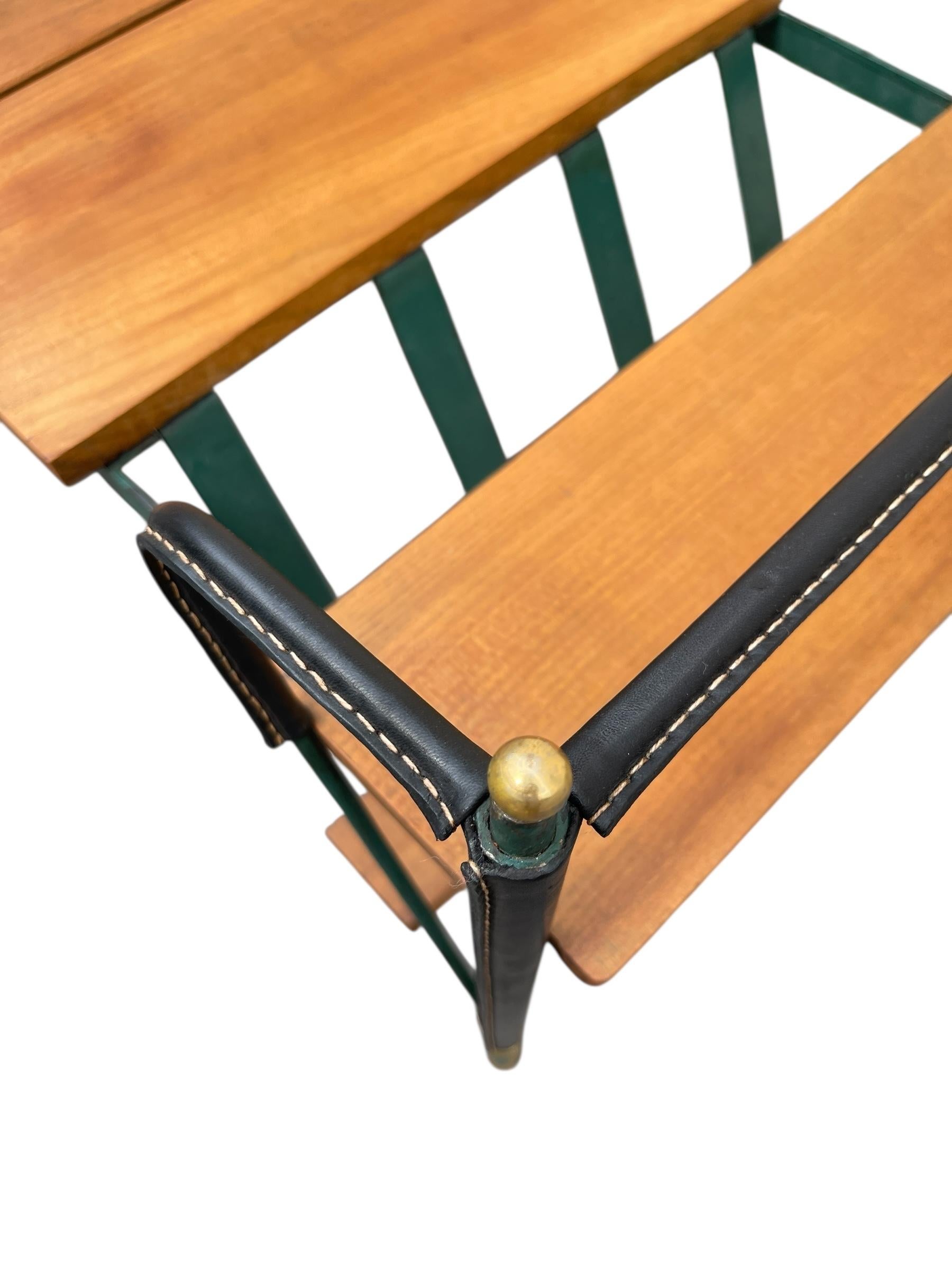 Table de cocktail en bois et cuir Stitch par Jacques Adnet, années 50 en vente 2