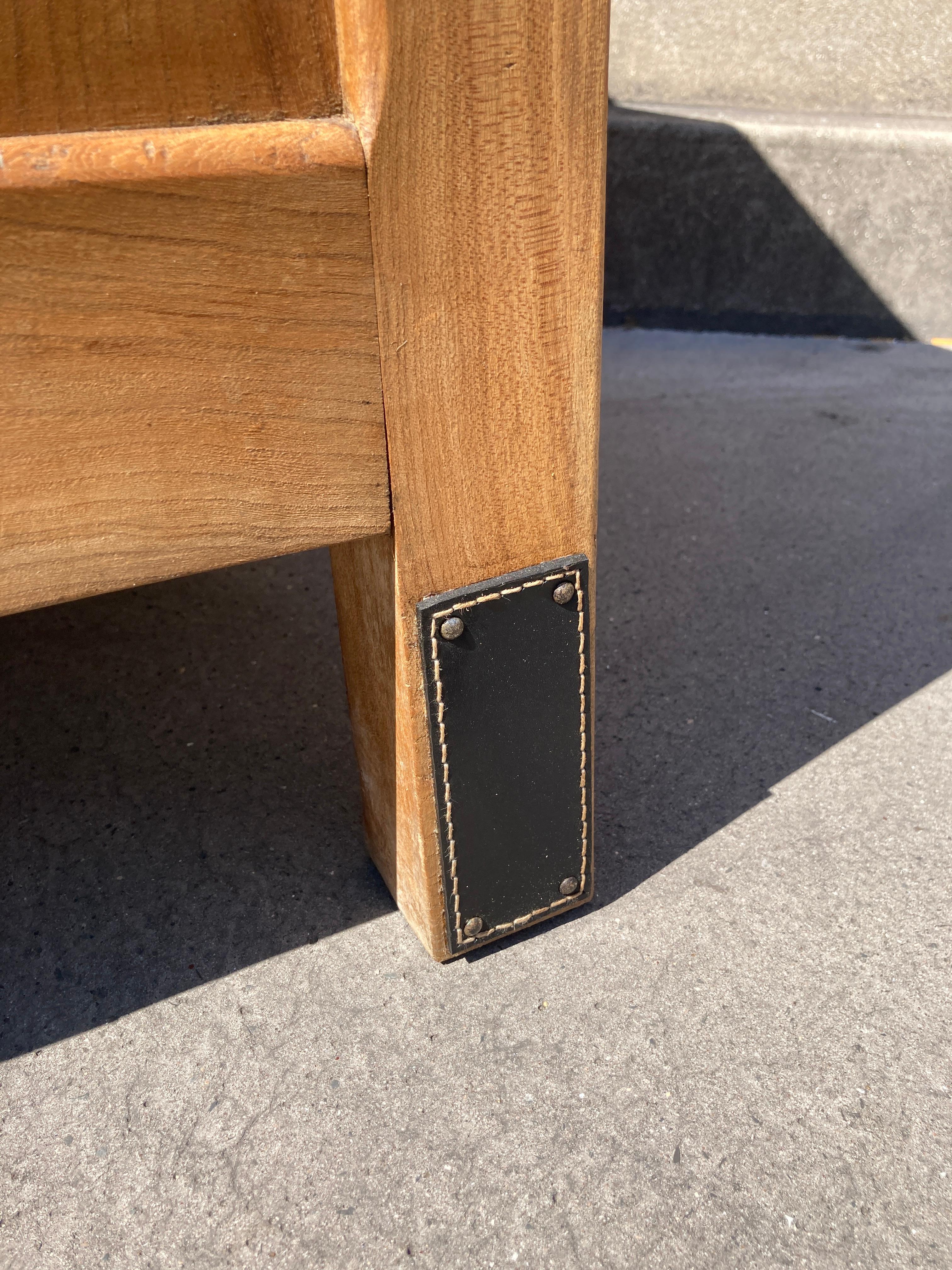 Credenza in pelle e legno Stitch by Stitch di Jacques Adnet del 1950 in vendita 1