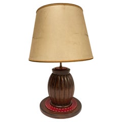 Lampe de table en bois et cuir cousu des années 1950 par Jacques Adnet
