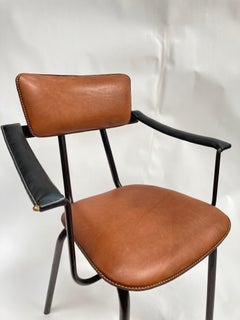 Sillón de cuero cosido de los años 50 de Jacques Adnet
