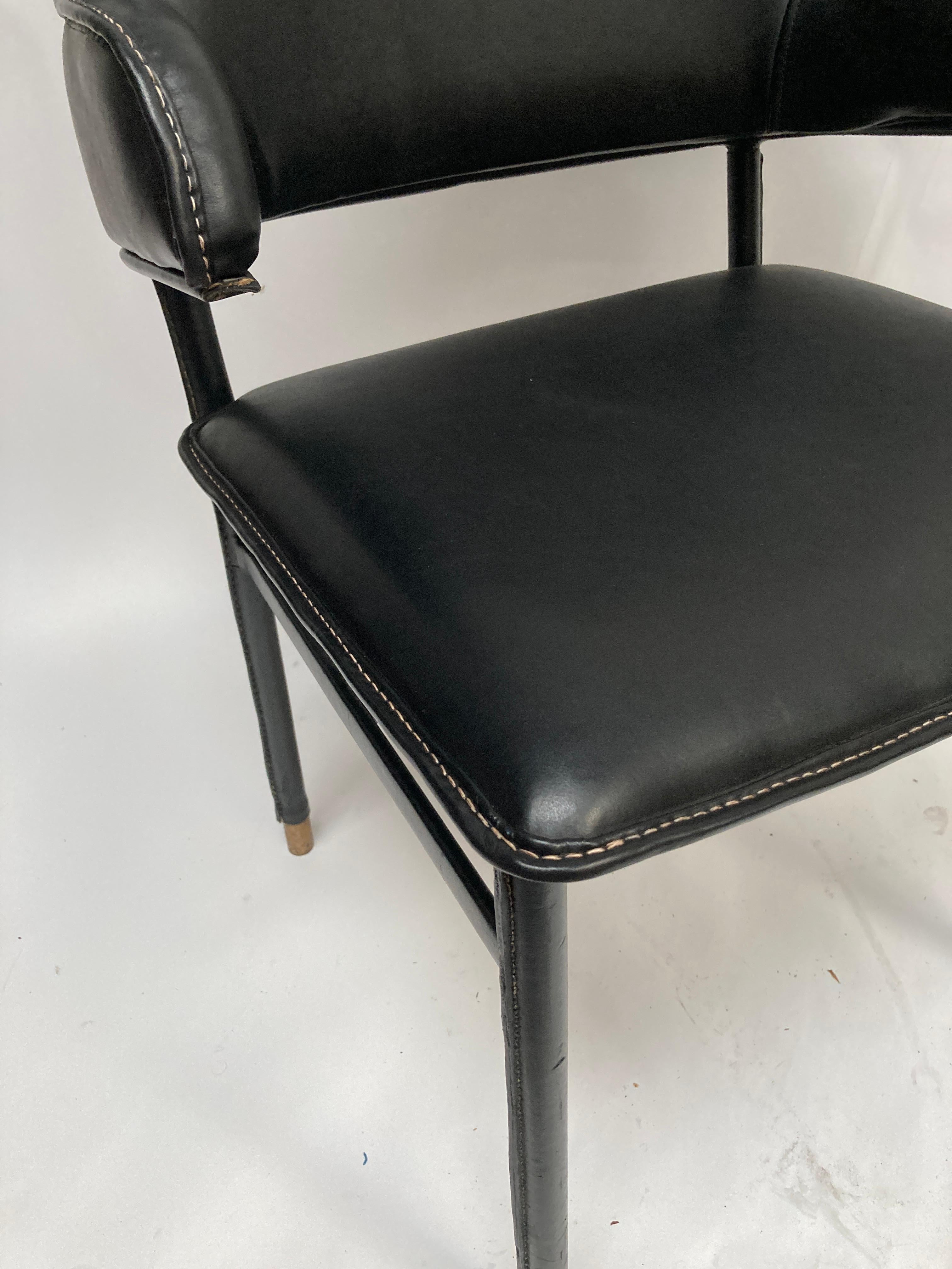 1950's Stitched leather armchair by Jacques Asnet In Fair Condition For Sale In Bois-Colombes, FR