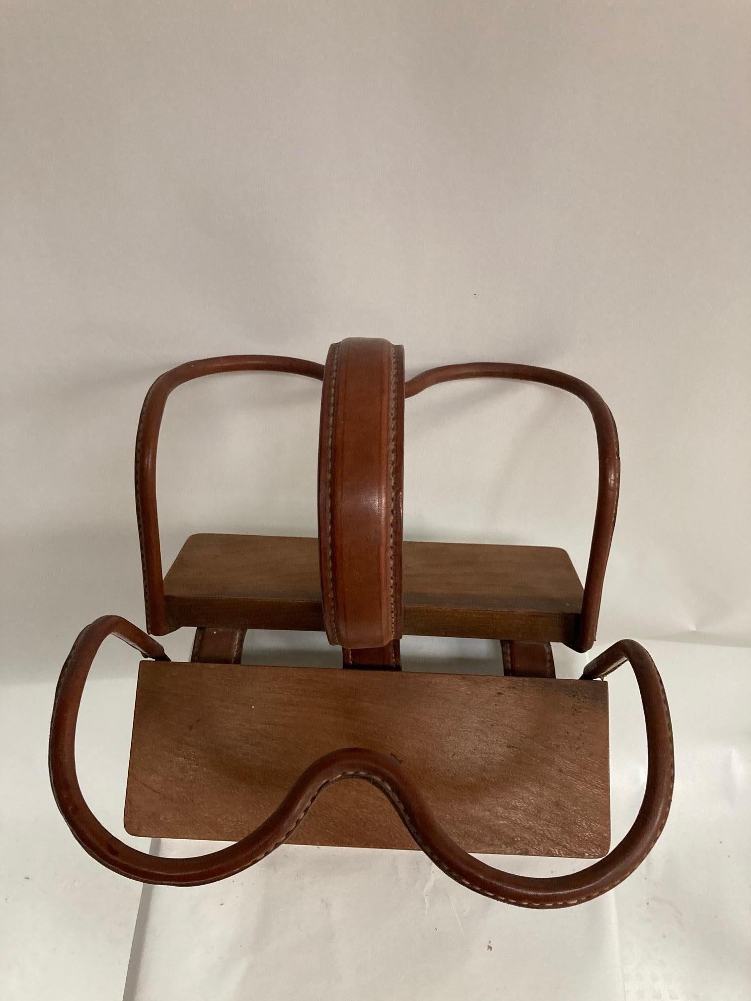 1950's Stitched Leather Bottles Holder by Jacques Adnet In Good Condition For Sale In Bois-Colombes, FR