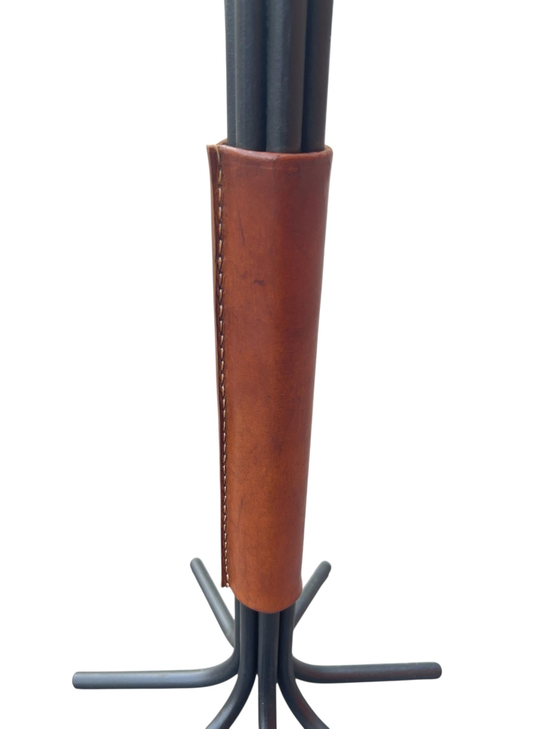1950er Jahre Genähte Lederkandelaber von Jacques Adnet im Zustand „Gut“ im Angebot in Bois-Colombes, FR