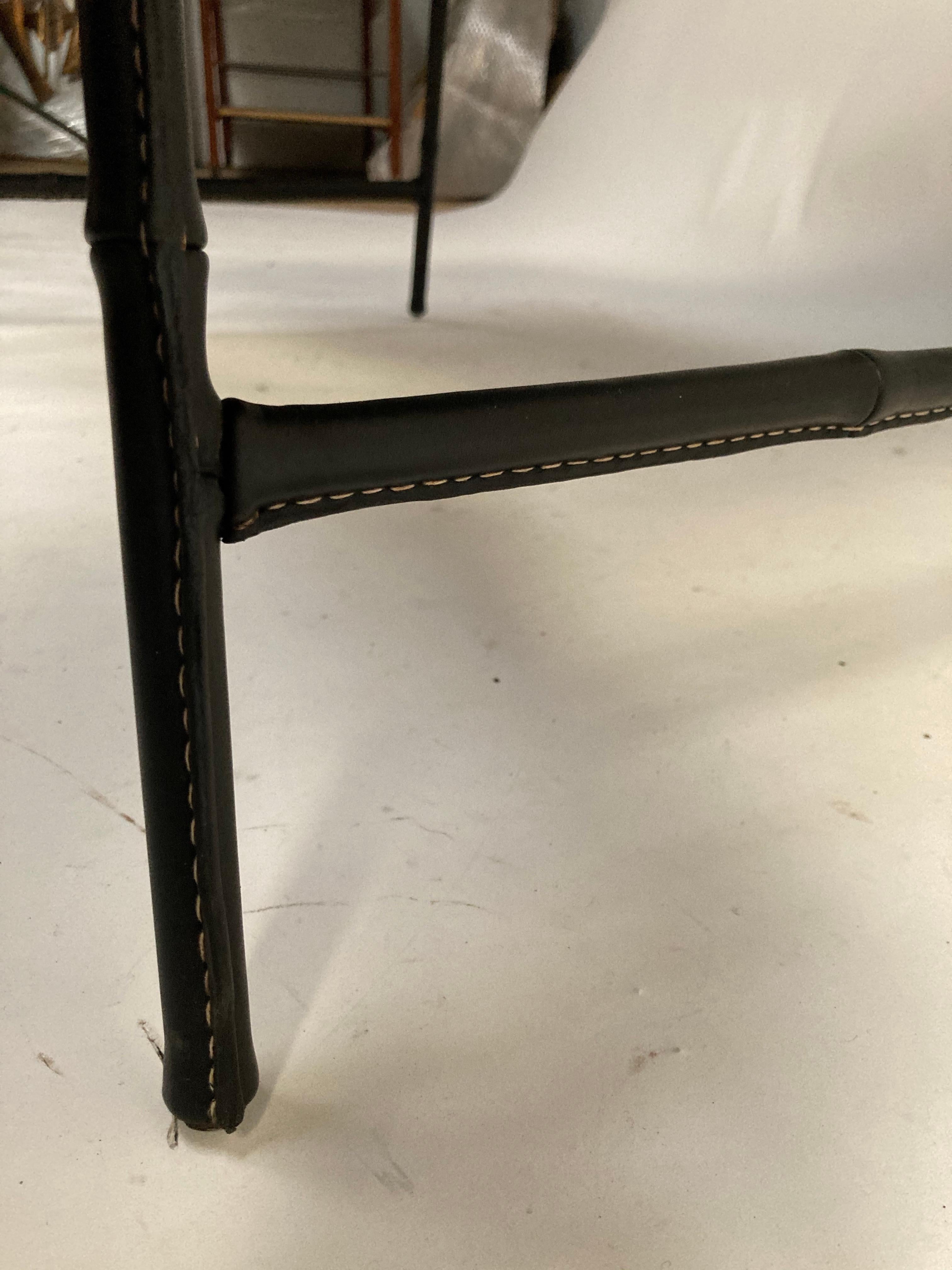 1950's Stitched Leather Cocktail Table by Jacques Adnet In Good Condition For Sale In Bois-Colombes, FR