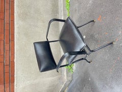 Sedia "da scrivania" o "a ponte" in pelle Stitch by Stitch di Jacques Adnet del 1950