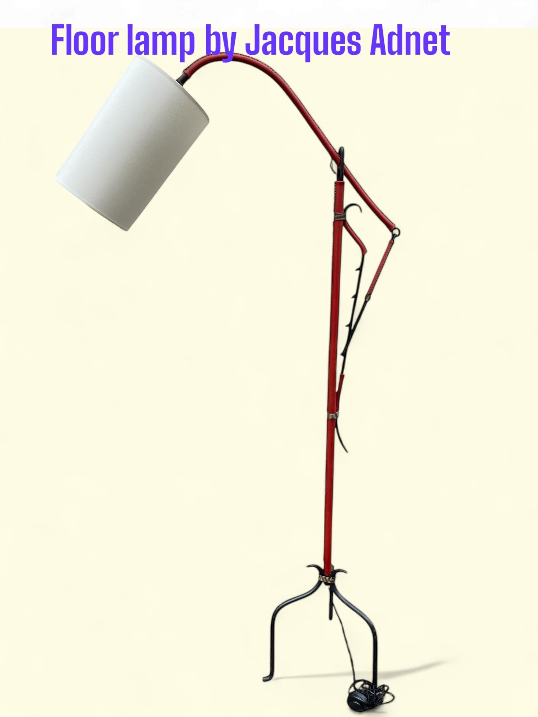 Stehlampe aus genähtem Leder, 1950er Jahre, von Jacques Adnet im Angebot 4