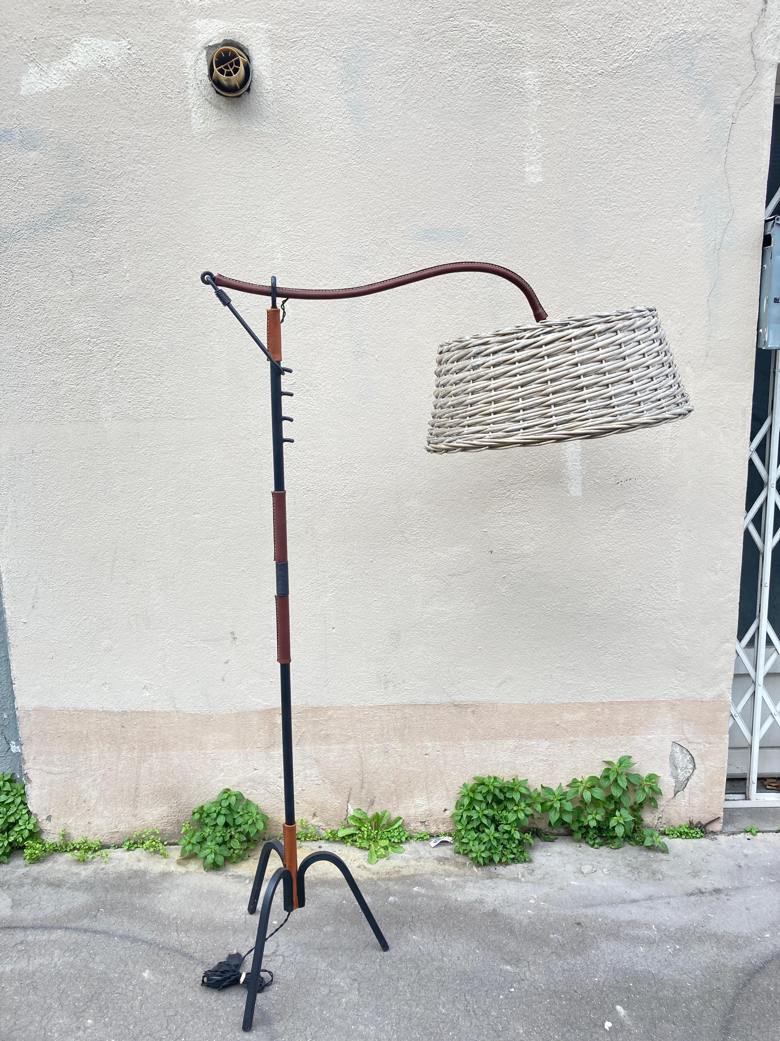 1950's Stitched leather Floor lamp
2 different brown leather
No shade included
High : 160/ 188 cm