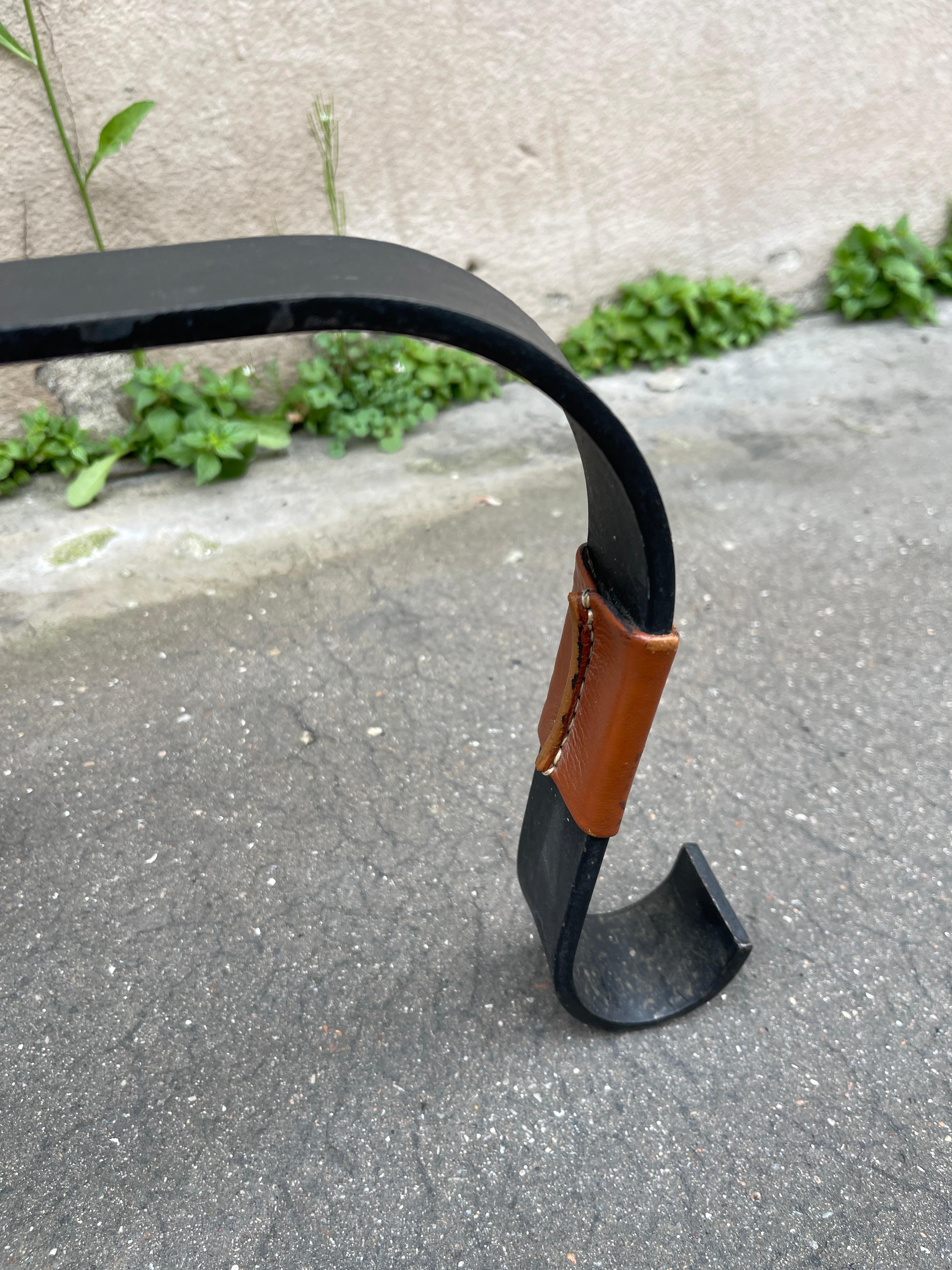 Lampadaire en cuir Stitch by Jacques Adnet, 1950 Bon état - En vente à Bois-Colombes, FR