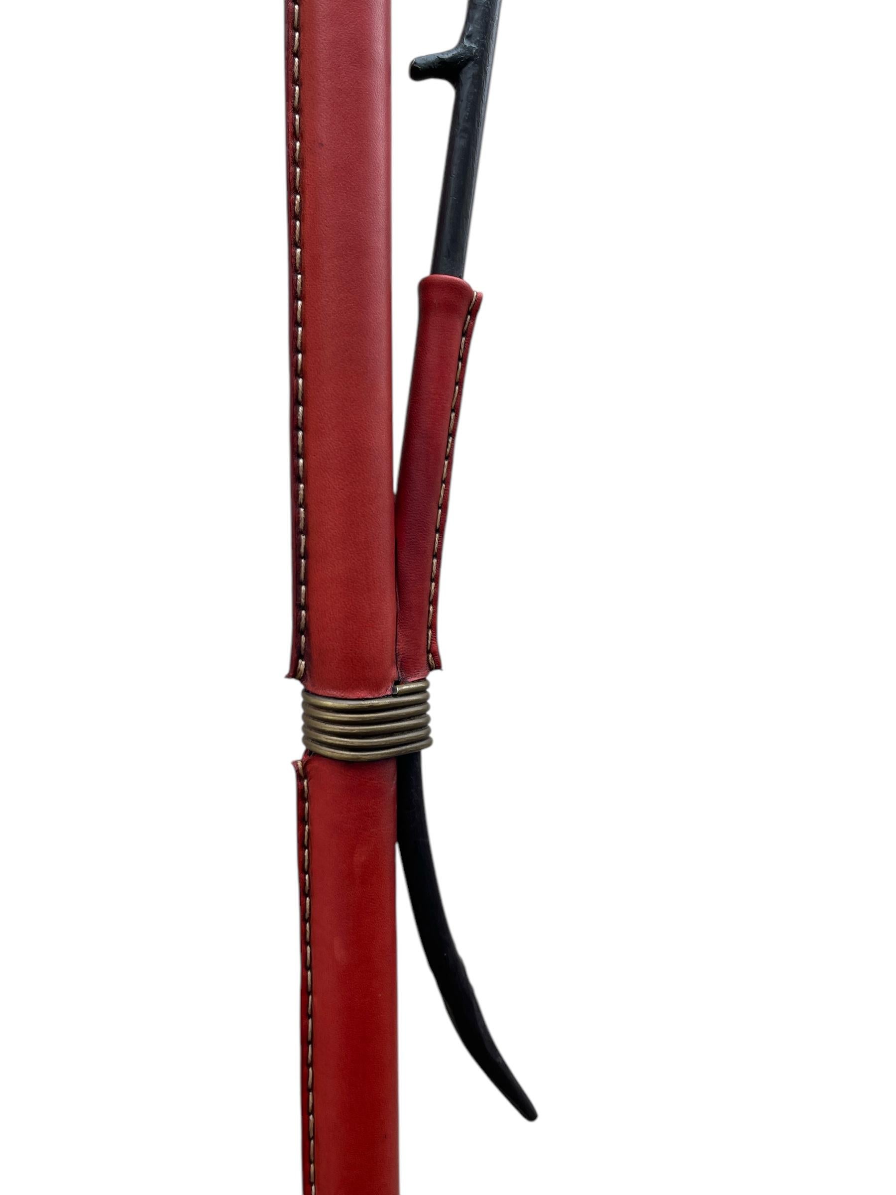 Stehlampe aus genähtem Leder, 1950er Jahre, von Jacques Adnet im Angebot 1
