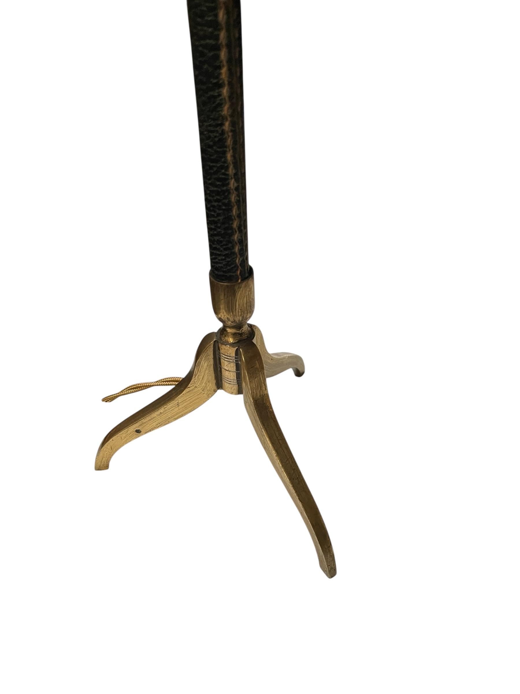 1950's Stitched leather lamp in the style of Jacques Adnet mediados del siglo XX en venta