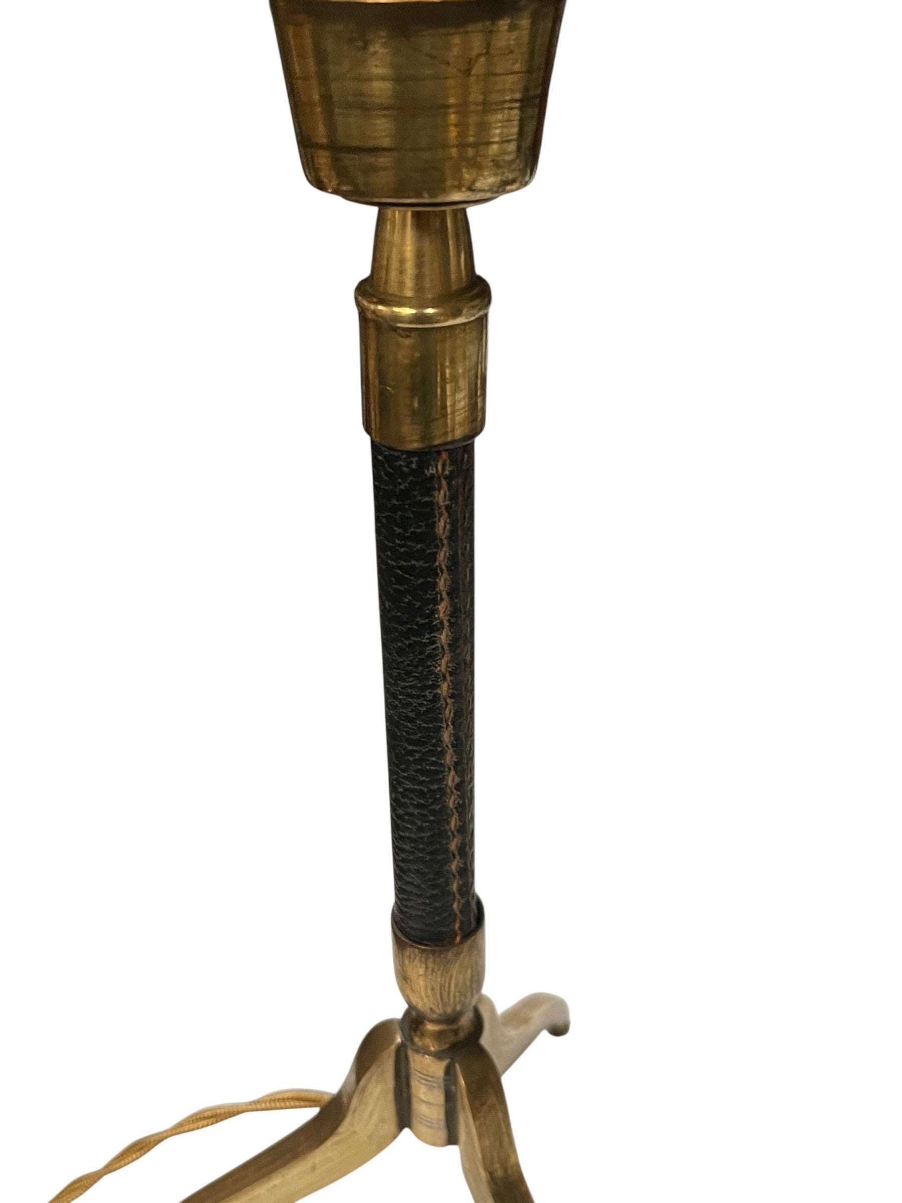 1950's Stitched leather lamp in the style of Jacques Adnet Latón en venta