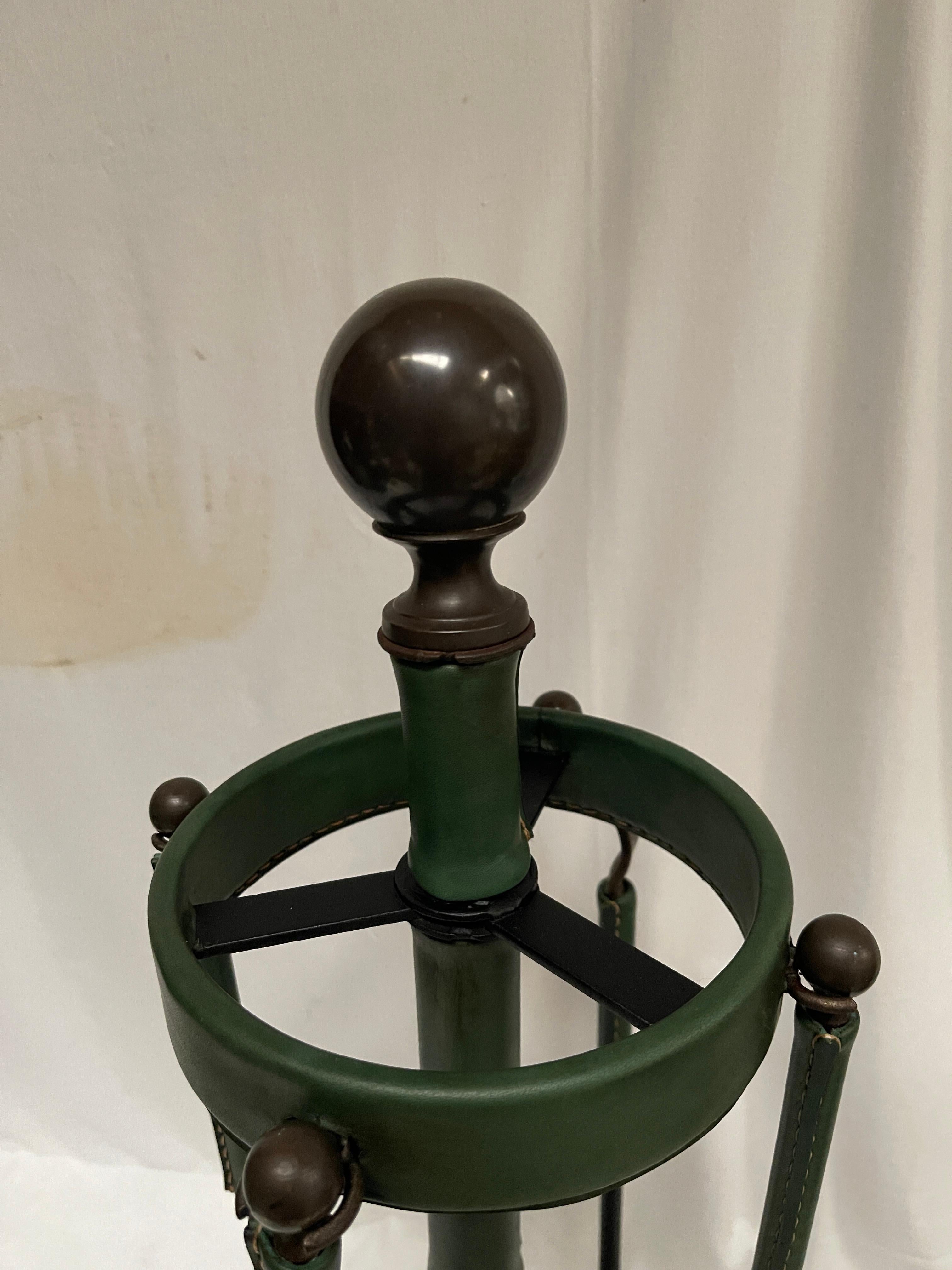 Français Manteaux en cuir cousu des années 1950 par Jacques Adnet en vente