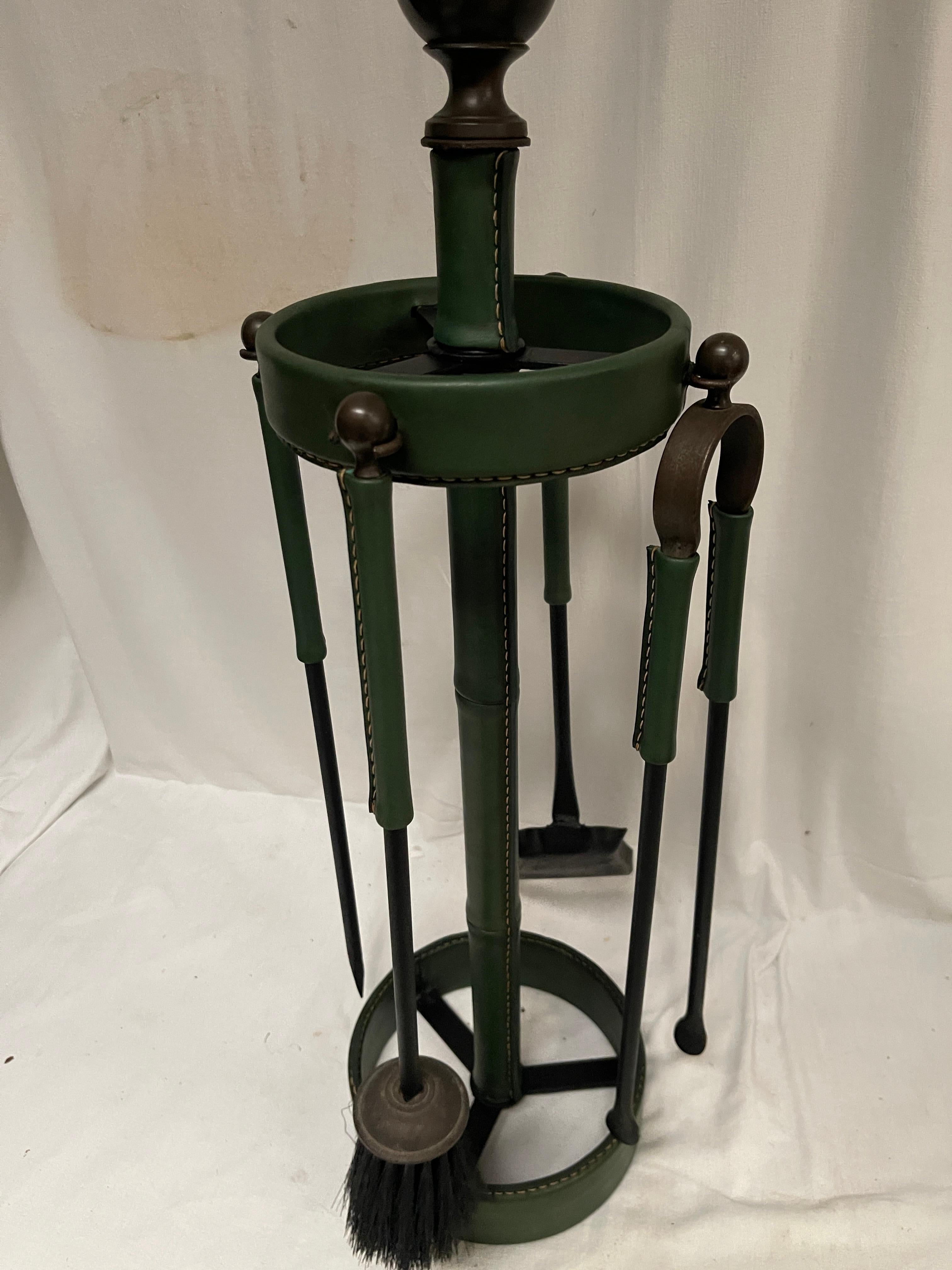 Milieu du XXe siècle Manteaux en cuir cousu des années 1950 par Jacques Adnet en vente